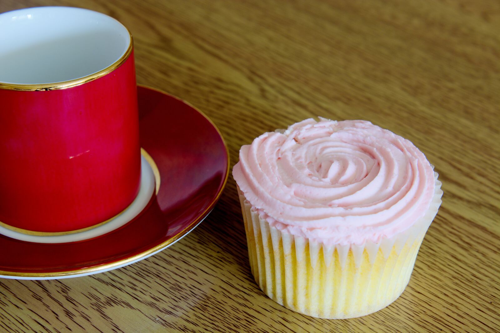 Nikon D7100 sample photo. Cup, cupcake, treat photography