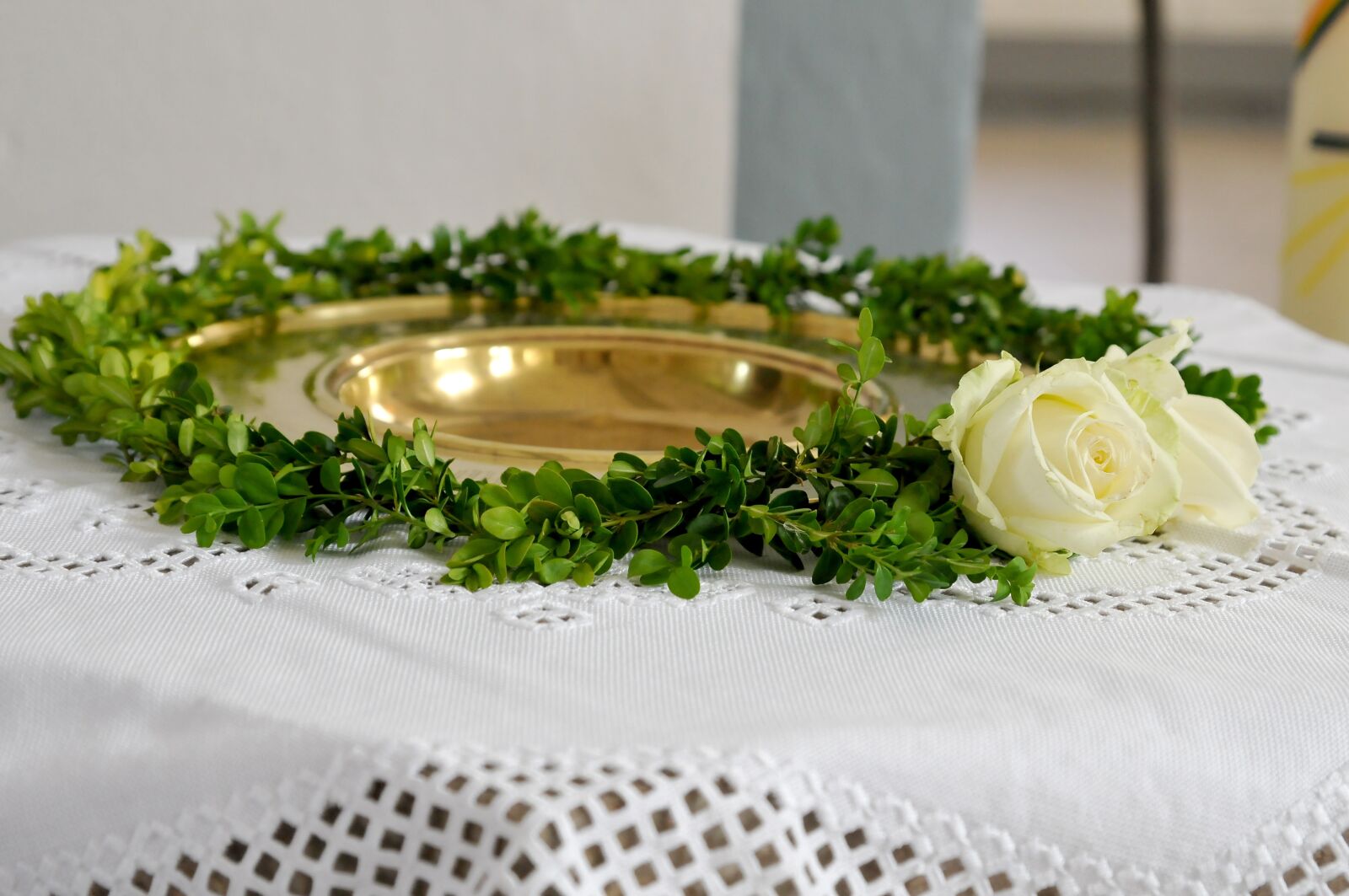 Nikon D300 sample photo. Baptismal font, boxwood, white photography