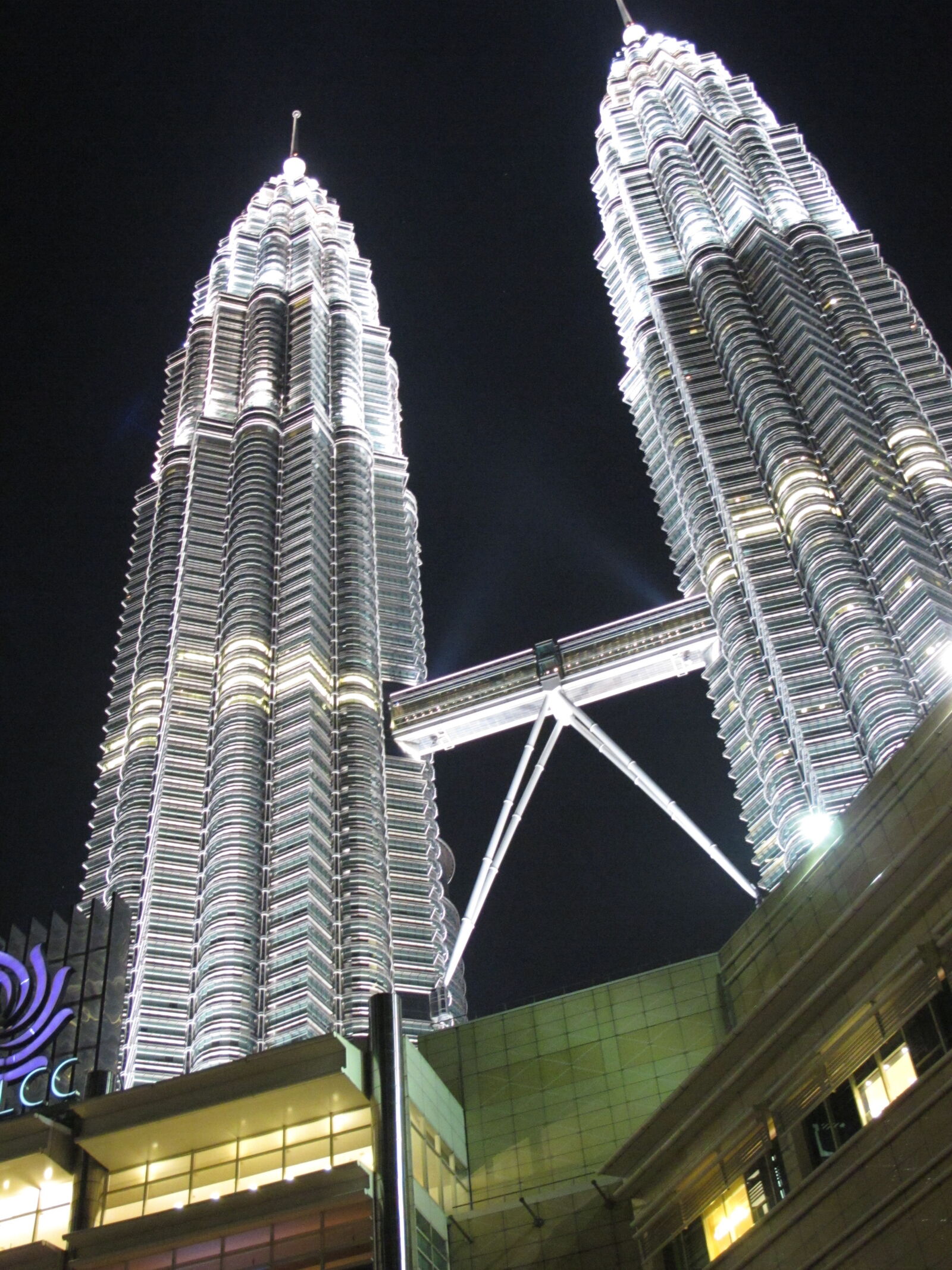 Canon PowerShot G11 sample photo. Klcc photography