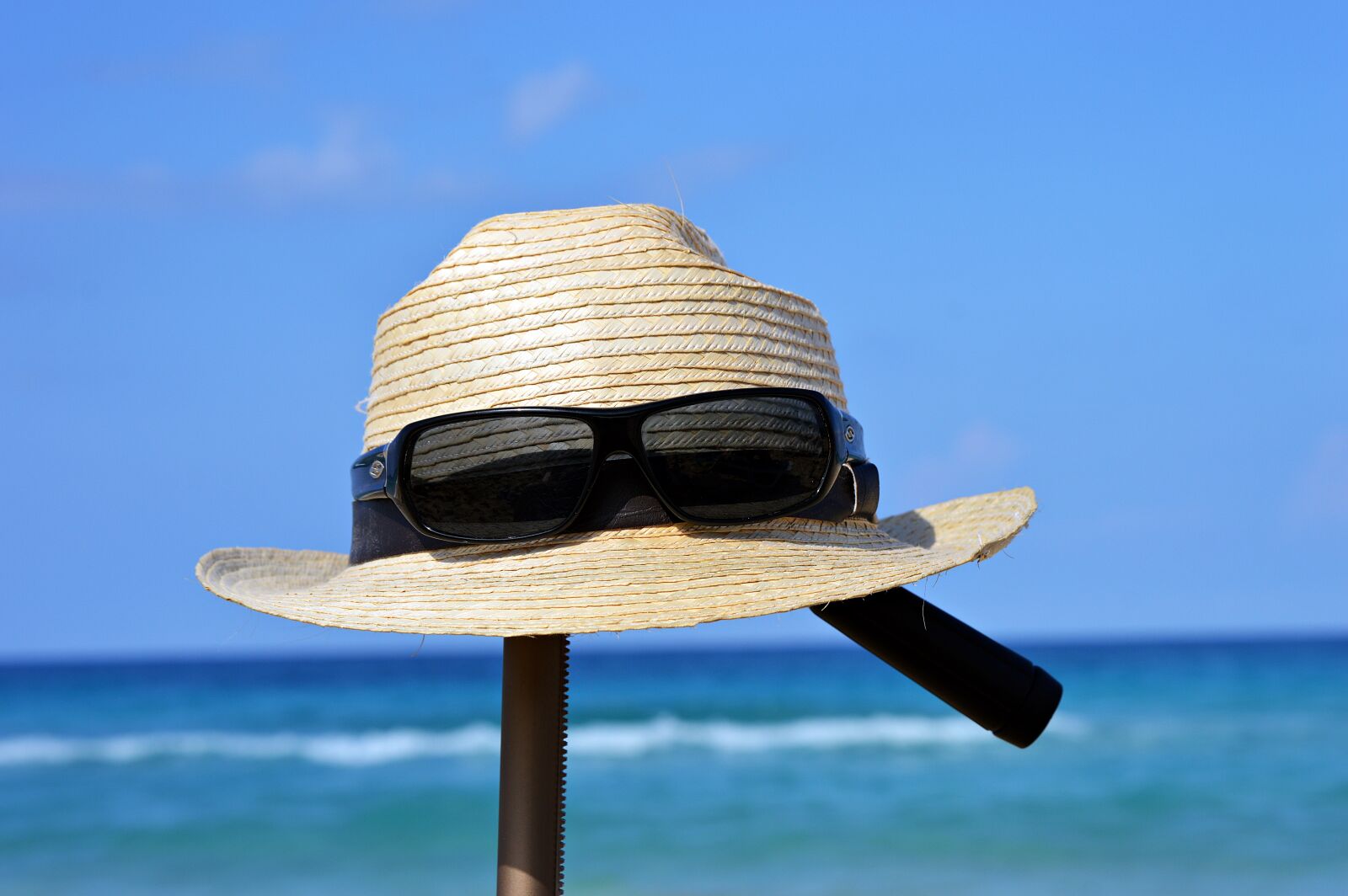 Nikon D3200 sample photo. Hat, sunglasses, vacations photography