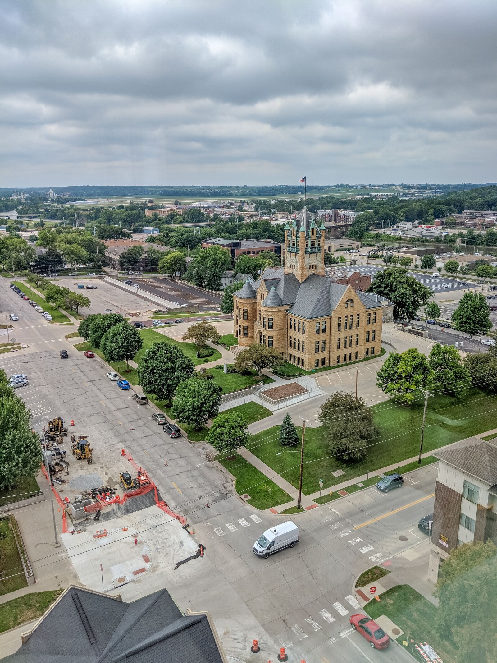 Google Pixel 2 XL sample photo. Construction, courthouse, iowa photography