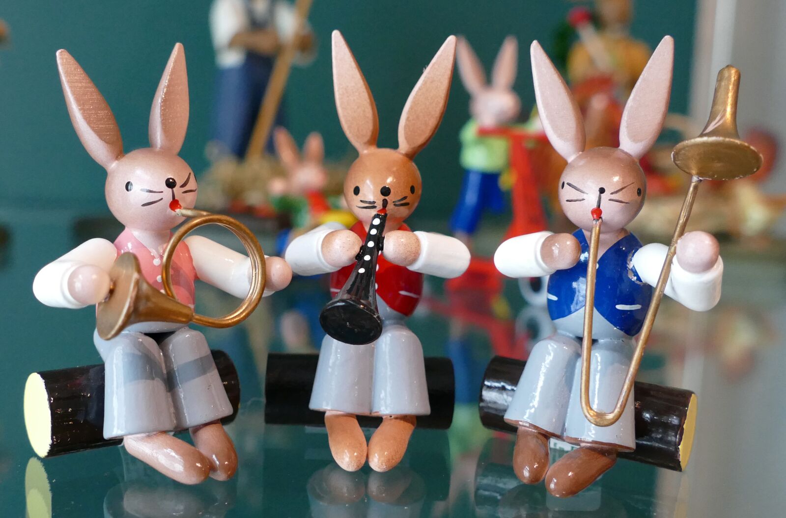 Panasonic Lumix DMC-FZ1000 sample photo. Easter bunny, hare school photography