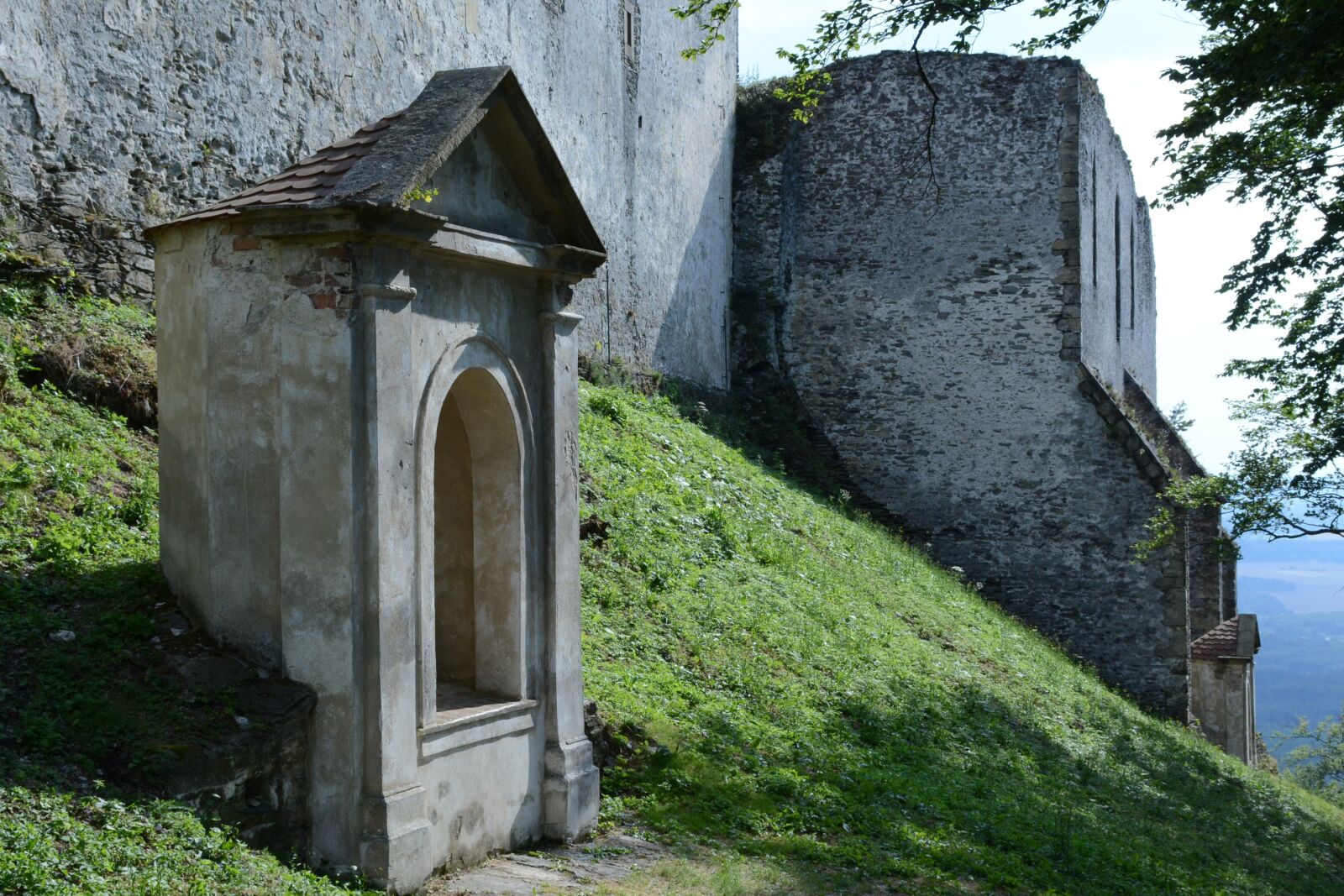 Nikon D7100 sample photo. Chapel, ruins, path photography