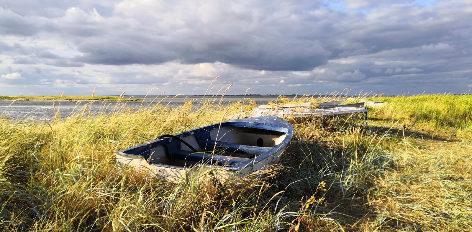 HUAWEI Honor 10 sample photo. Boat, clouds, beach photography