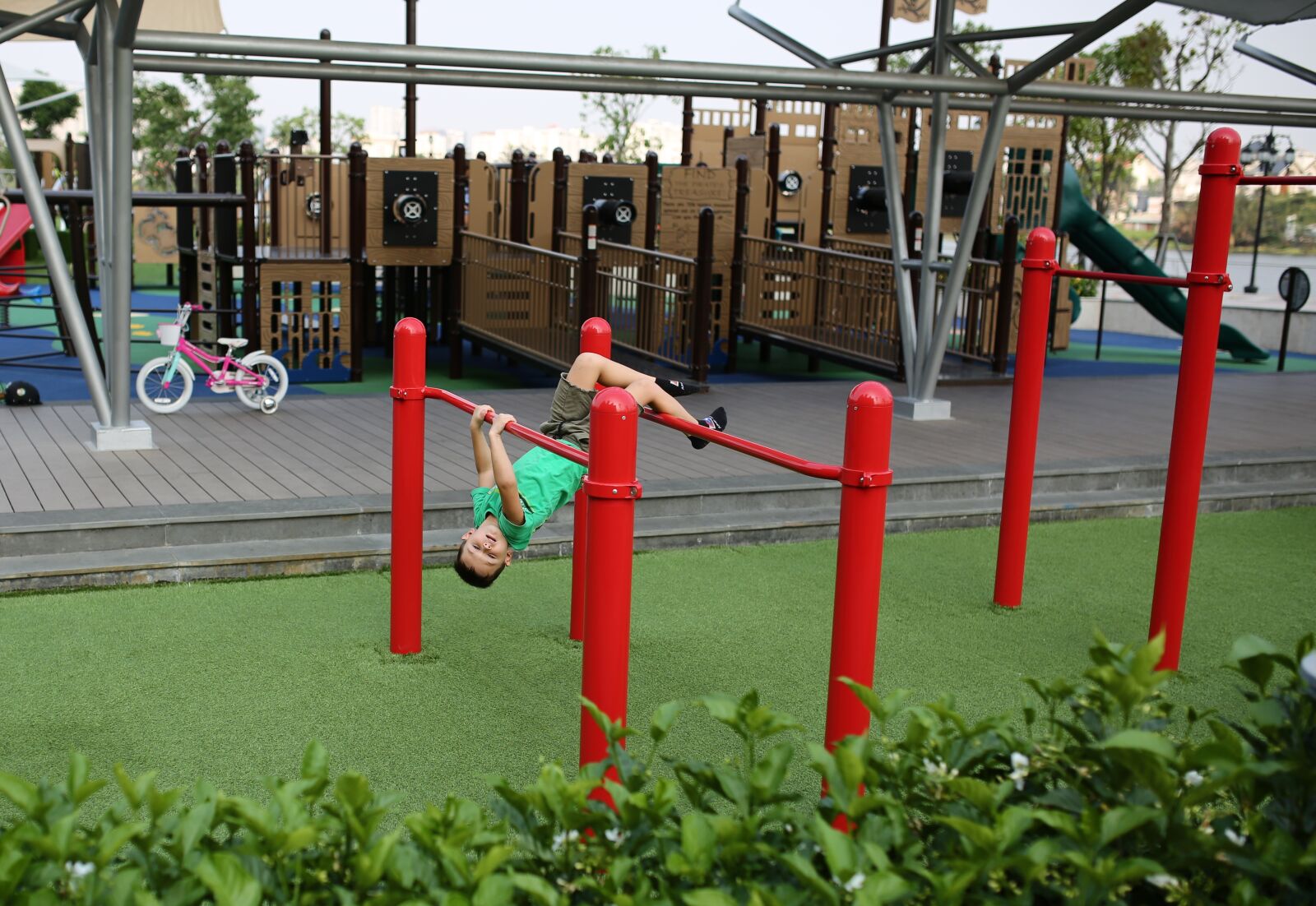 Canon EOS 5D Mark III sample photo. Playground, equipment, outdoors photography