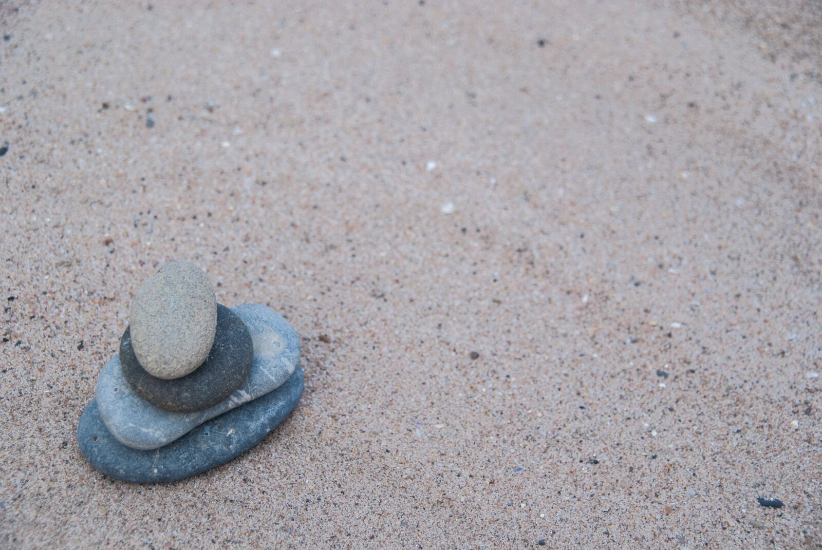 Nikon D80 sample photo. Beach, sand, stones photography