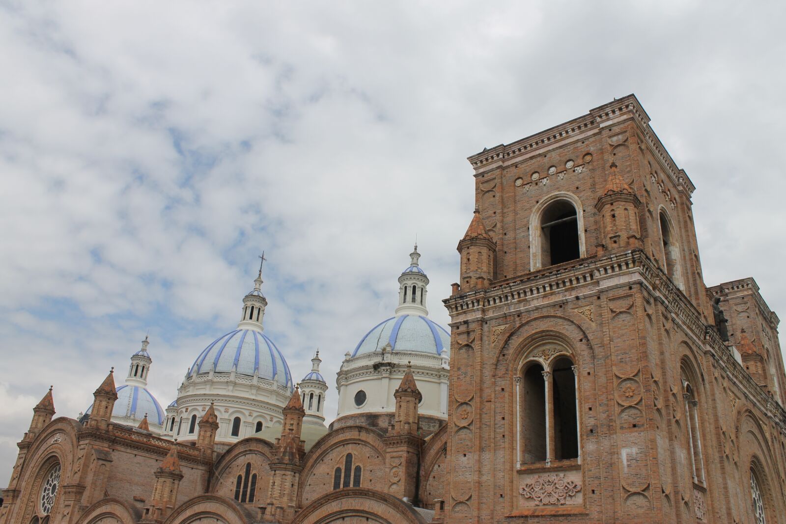 Canon EOS 1100D (EOS Rebel T3 / EOS Kiss X50) sample photo. Basin, ecuador, cathedral photography