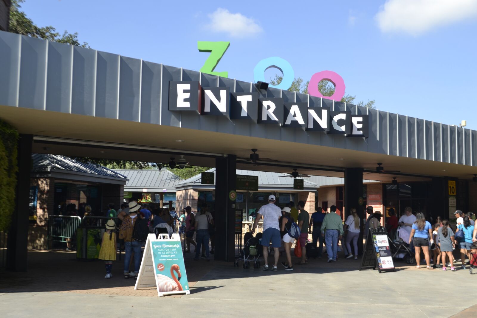 Nikon D3100 sample photo. Herman park zoo, entrance photography
