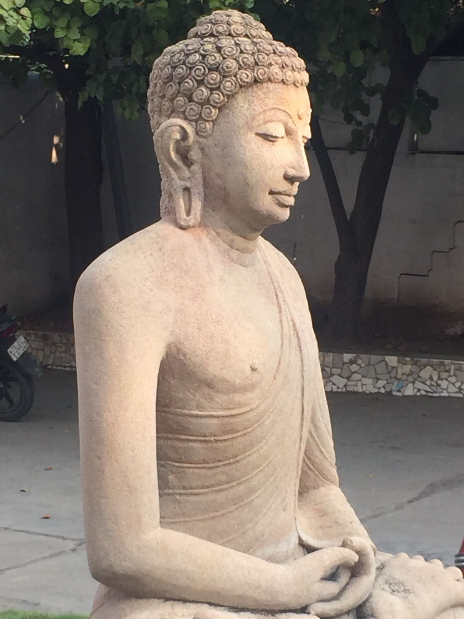 iPhone 6 Plus back camera 4.15mm f/2.2 sample photo. Buddha, peace, statue photography