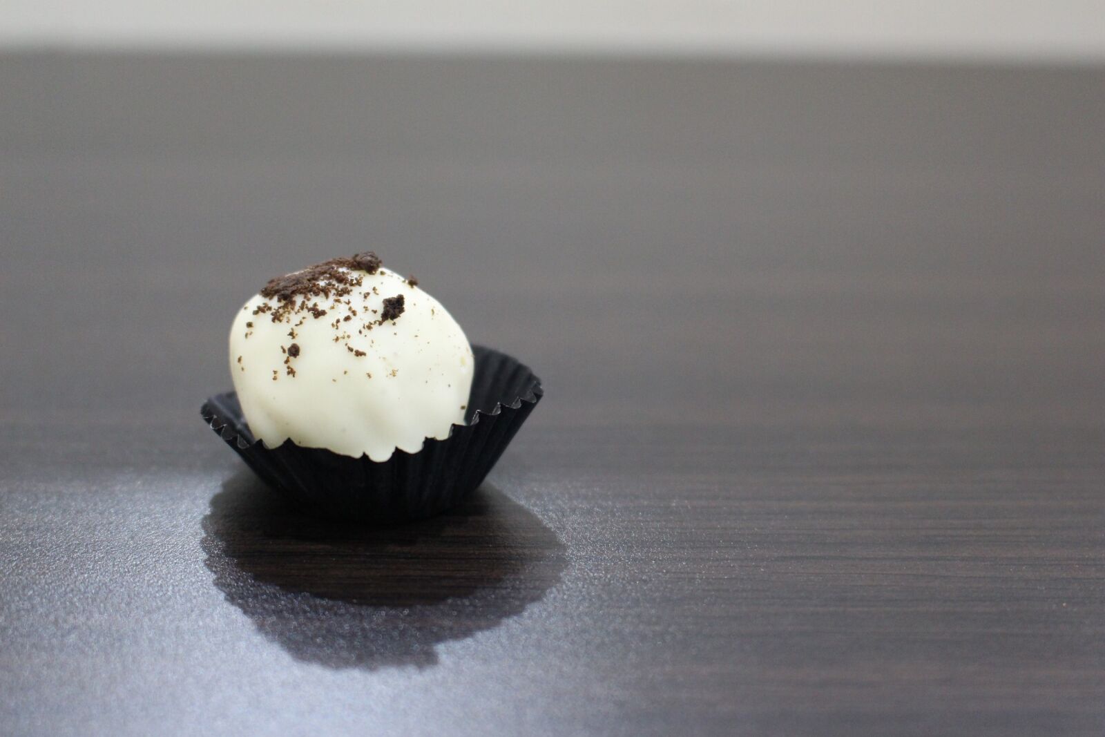 Canon EOS 700D (EOS Rebel T5i / EOS Kiss X7i) sample photo. White chocolate, treat, bites photography