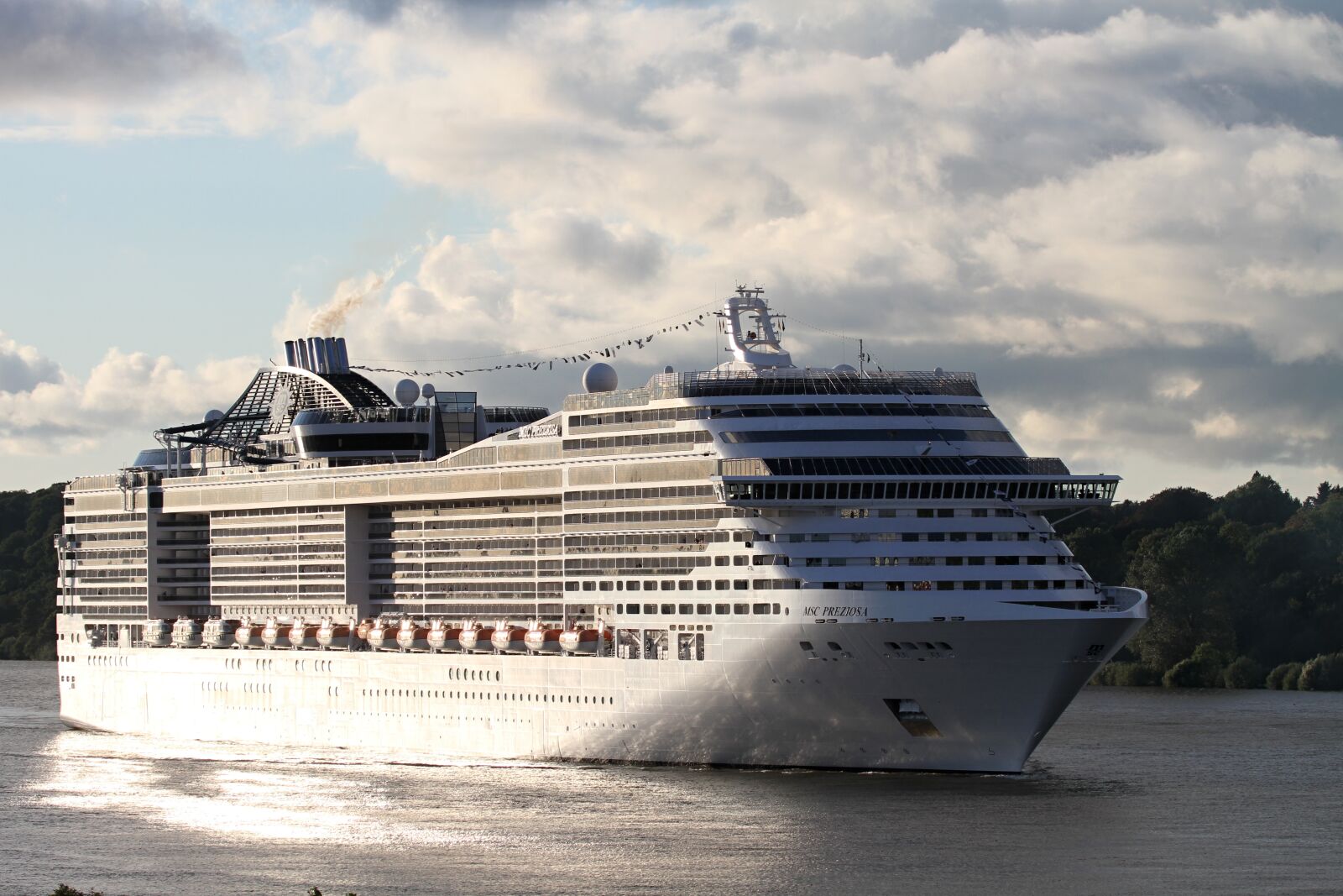 Canon EOS 7D sample photo. Msc, preziosa, cruise ship photography
