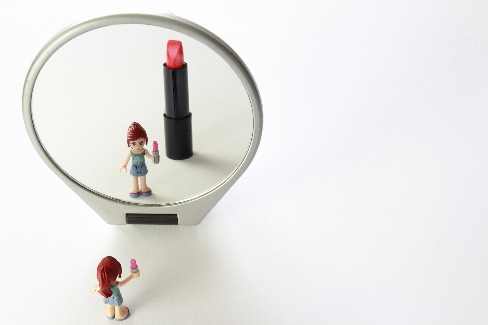 Canon EOS 100D (EOS Rebel SL1 / EOS Kiss X7) sample photo. Mirror, beauty, lipstick photography