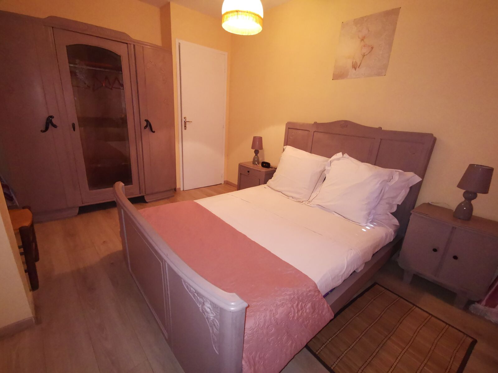 HUAWEI LYA-L29 sample photo. Room, romantic, sleep photography