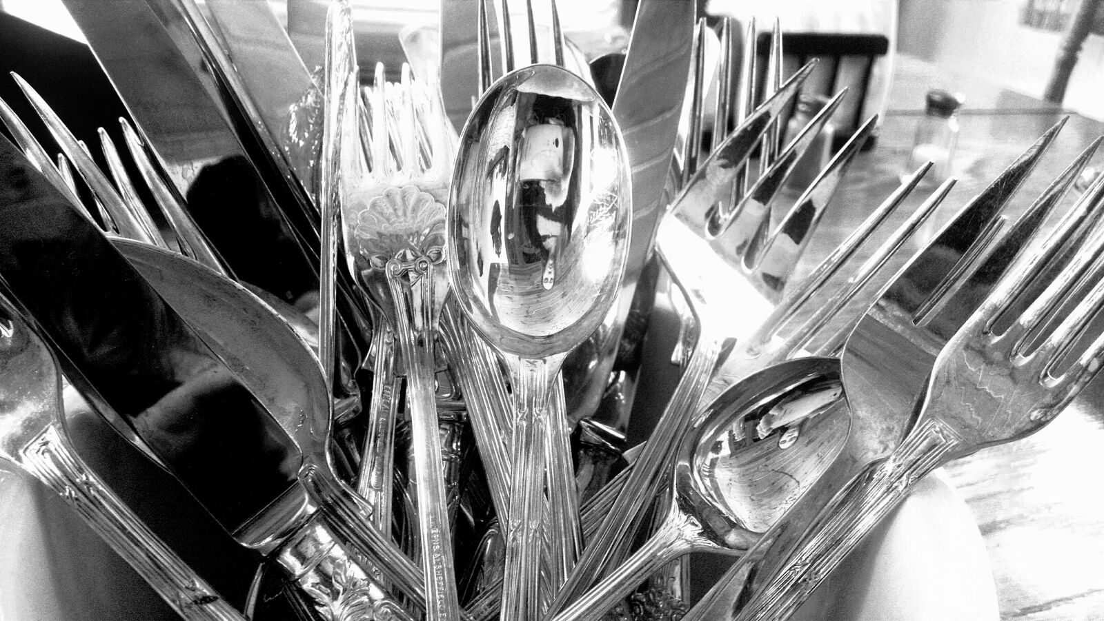 Motorola Moto X (1st Gen) sample photo. Dinnerware, fork, knife, reflection photography