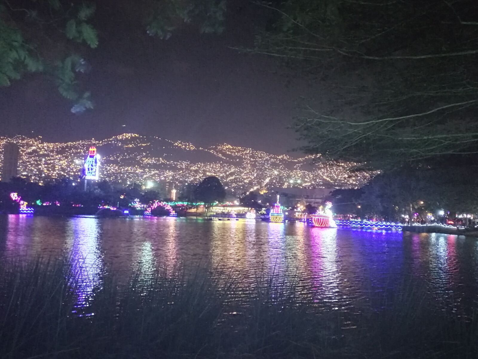 HUAWEI POT-LX3 sample photo. Medellin, lake, city photography