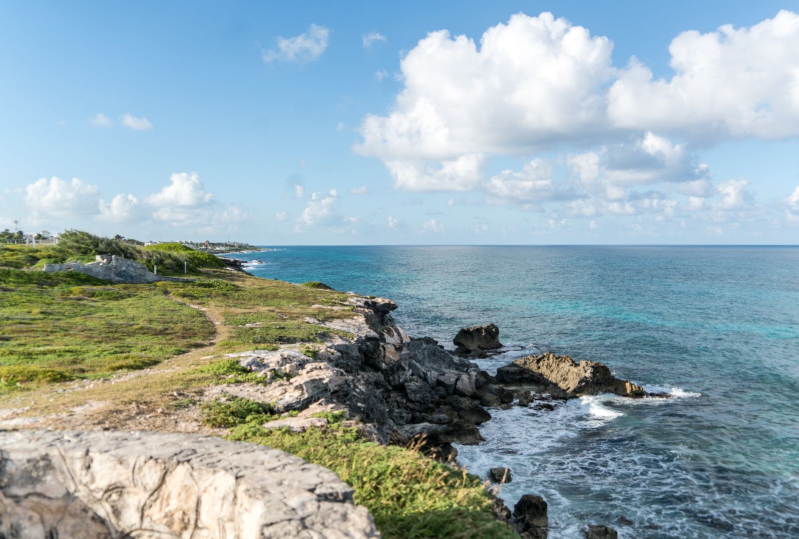 Sony a7R II + Sony FE 24-240mm F3.5-6.3 OSS sample photo. Cliffs, ocean, isla mujeres photography
