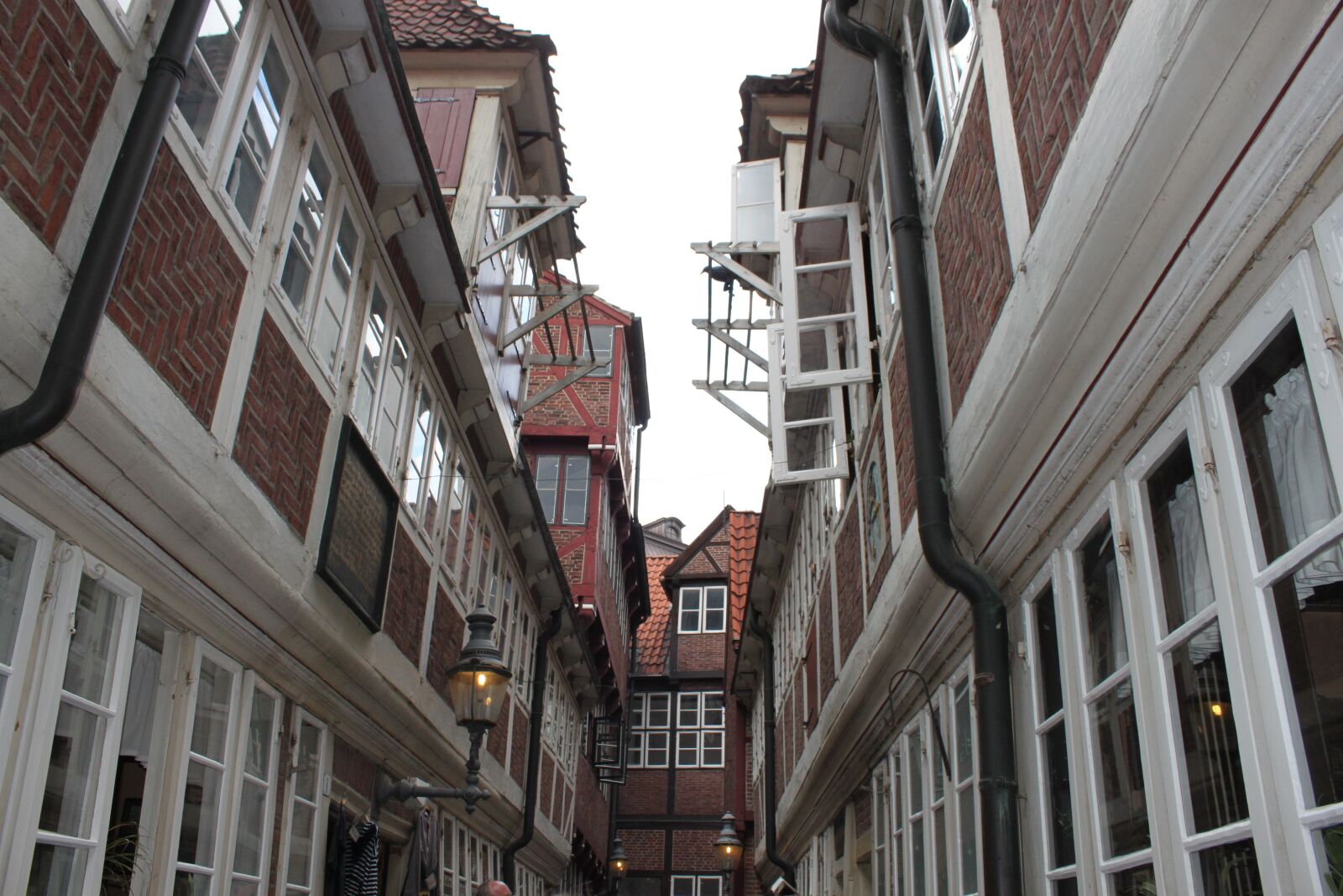Canon EOS 500D (EOS Rebel T1i / EOS Kiss X3) sample photo. Building, romance, city view photography