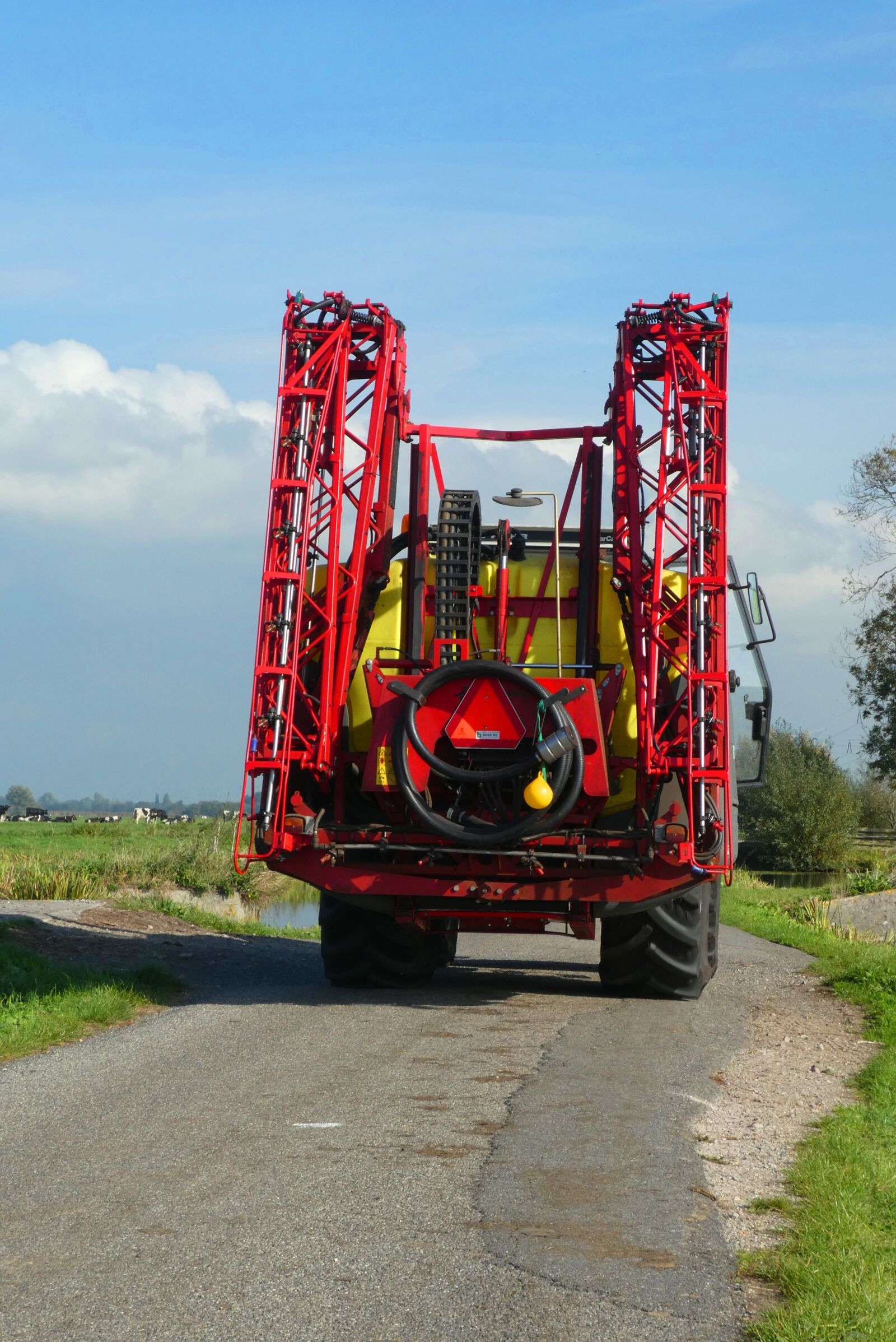 Panasonic Lumix DC-ZS70 (Lumix DC-TZ90) sample photo. Tractor, agriculture, farm photography