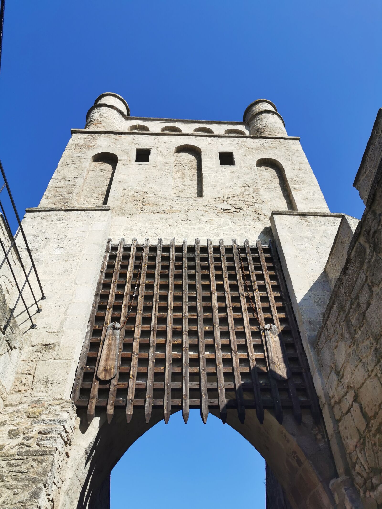 HUAWEI VOG-L29 sample photo. Castle, the walls, architecture photography