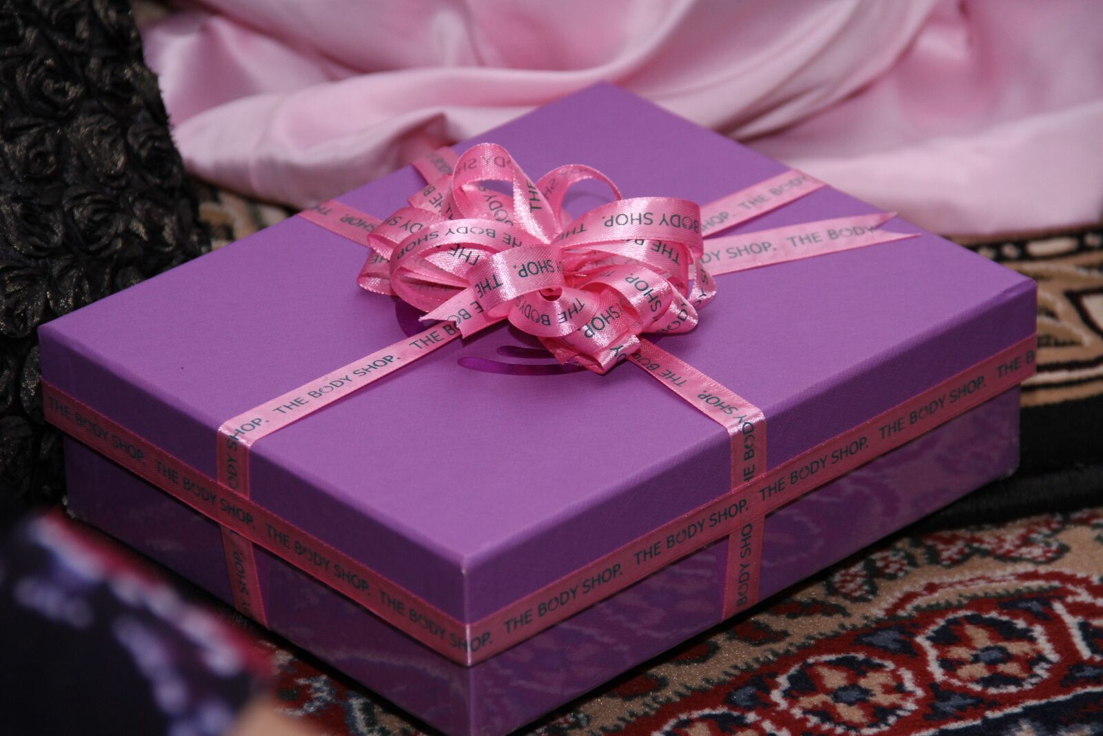 Canon EOS 7D sample photo. Gift, purple, celebration photography