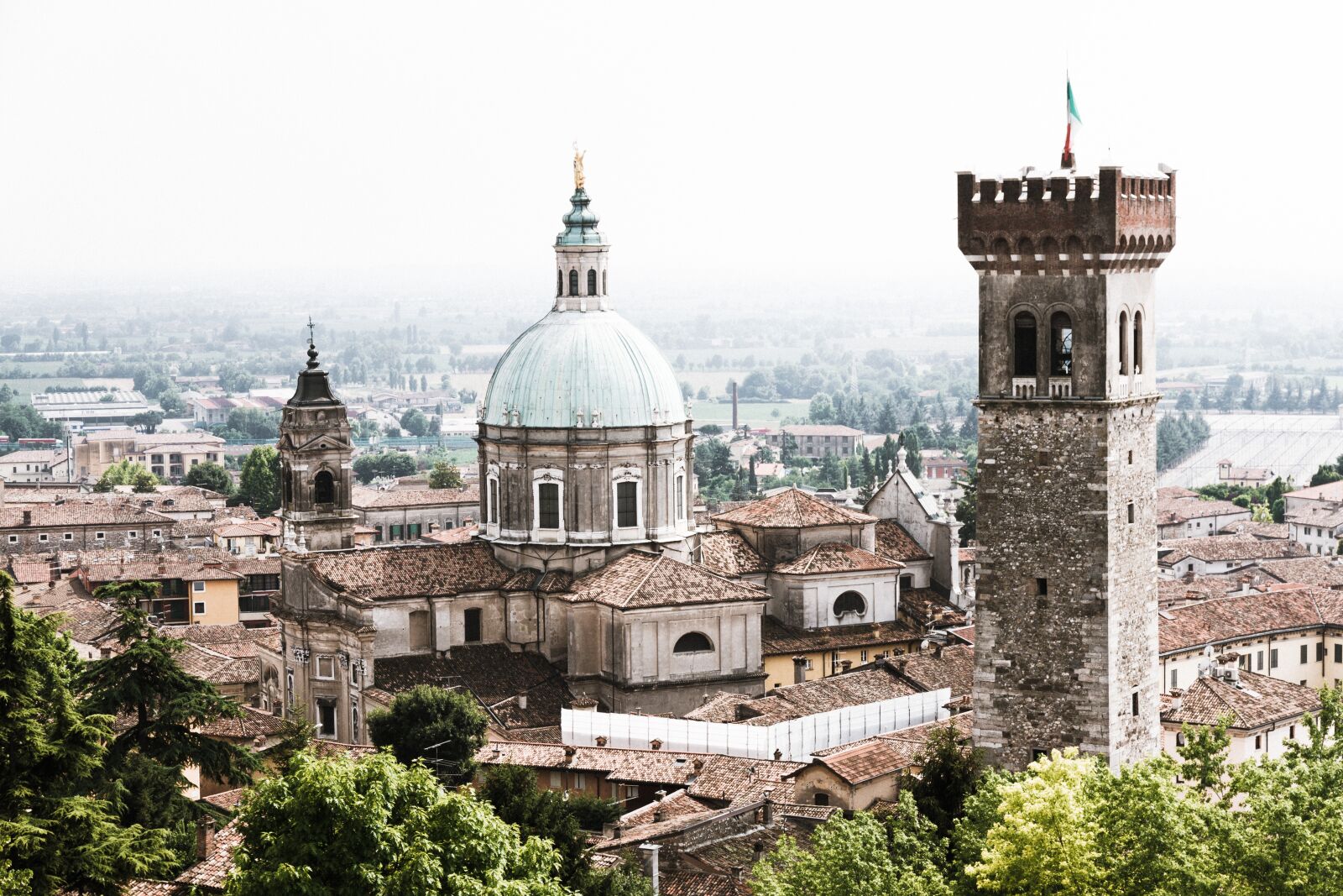 Canon EOS 7D sample photo. Italy, garda, facades photography