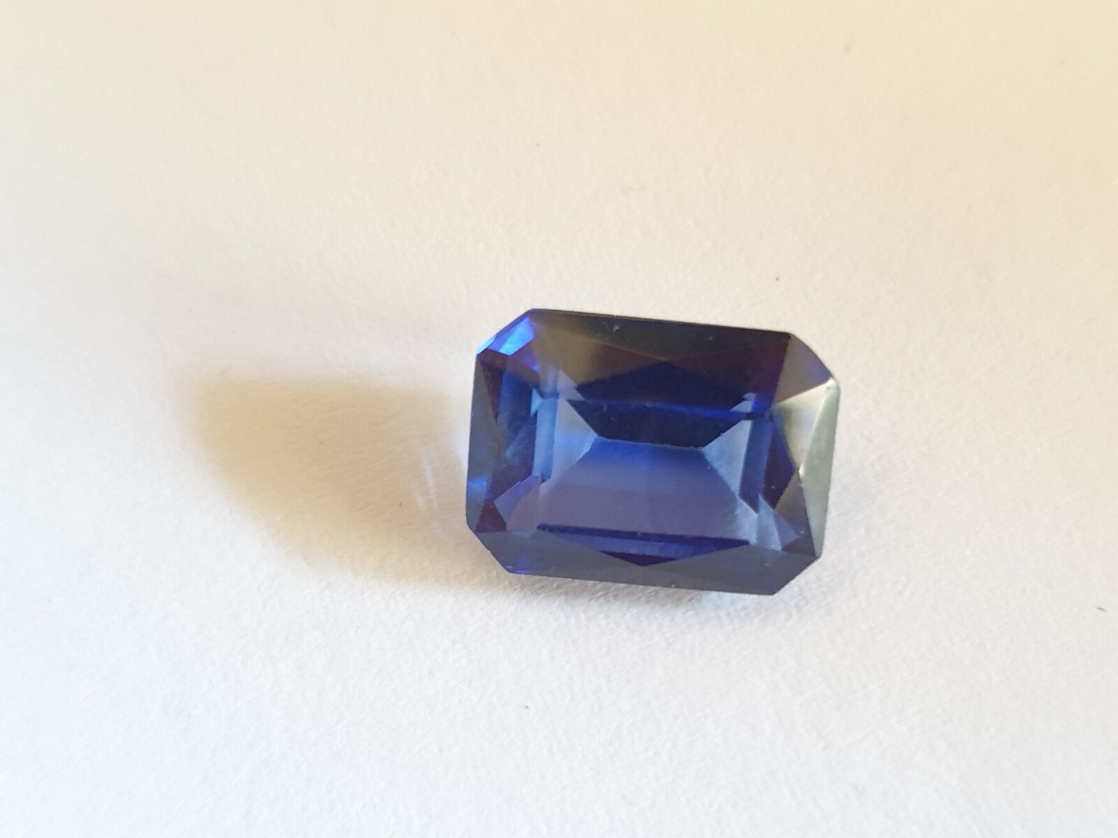 Samsung Galaxy S9+ sample photo. Sapphire, gem, jewellery photography