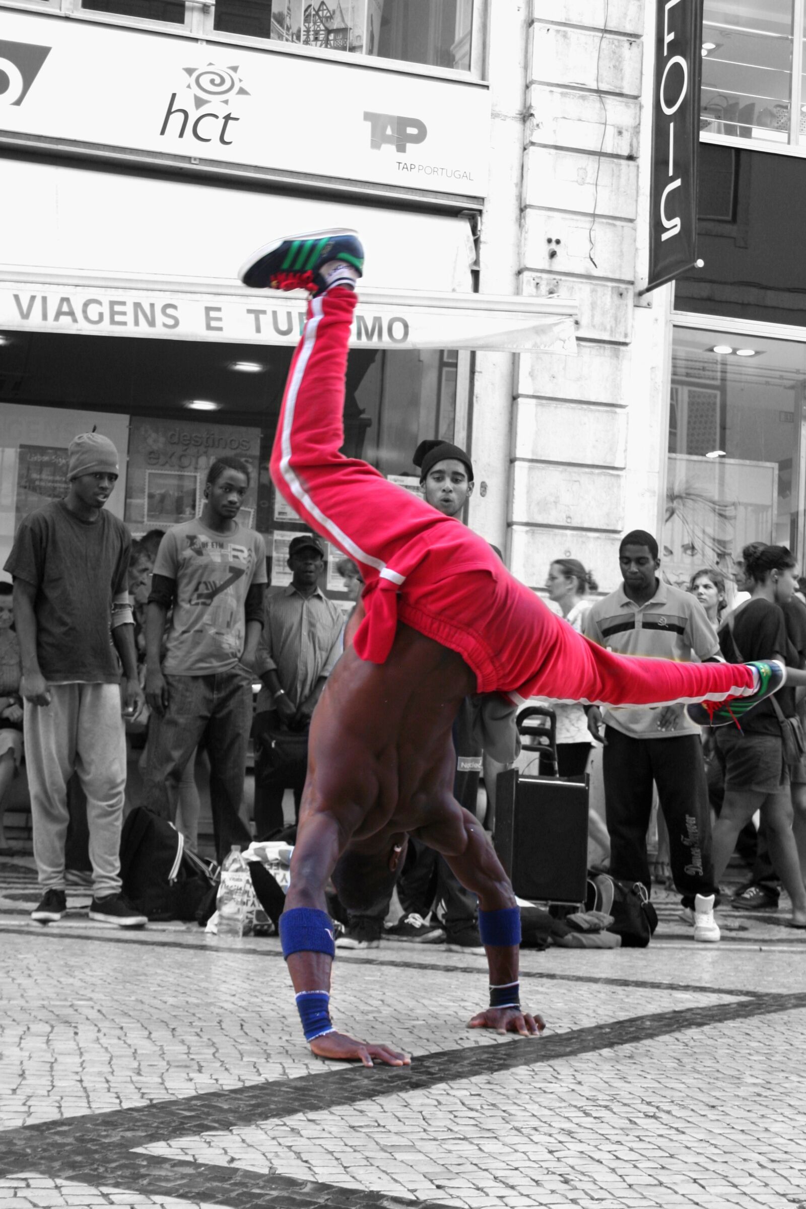 Canon EOS 350D (EOS Digital Rebel XT / EOS Kiss Digital N) sample photo. Lisbon, portugal, break dance photography