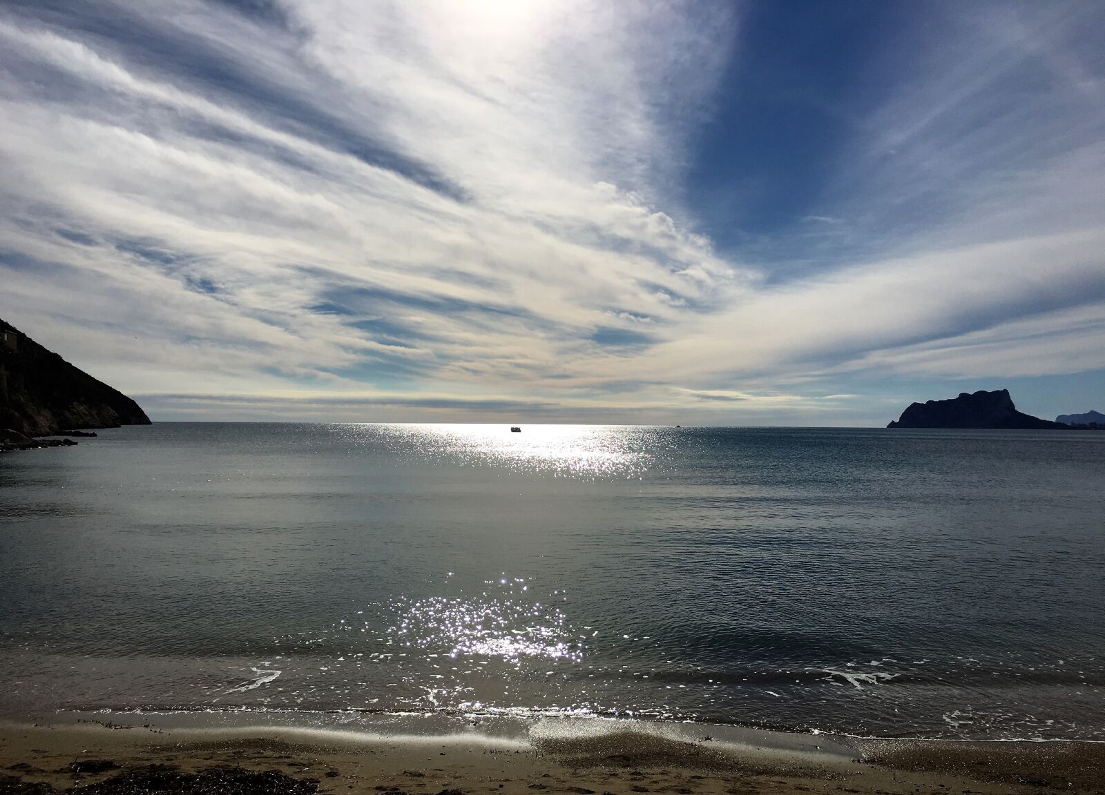 iPhone 6s Plus back camera 4.15mm f/2.2 sample photo. Sea, beach, water photography