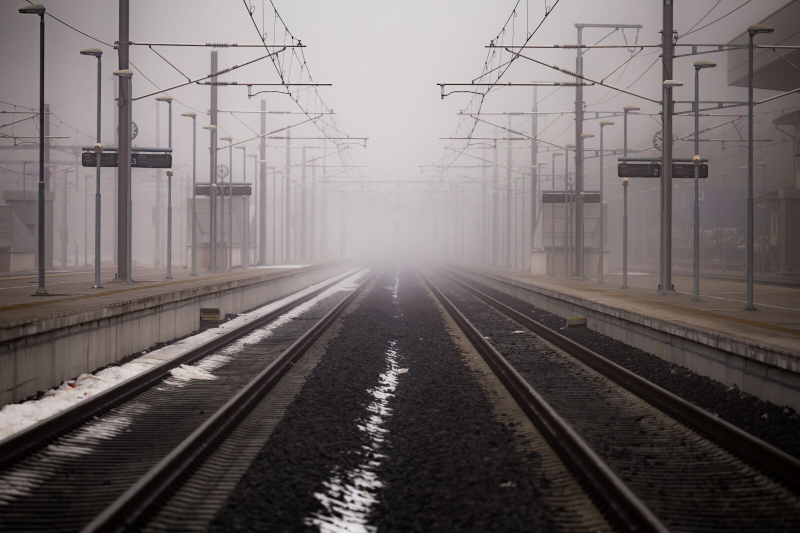 Canon EF 70-200mm F4L USM sample photo. Train, tracks photography