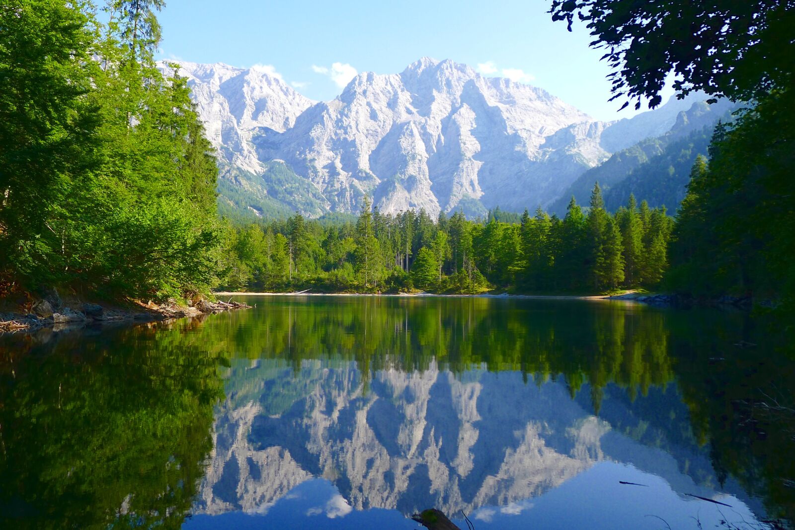 Panasonic Lumix DMC-LX5 sample photo. Lake, water, mirroring photography