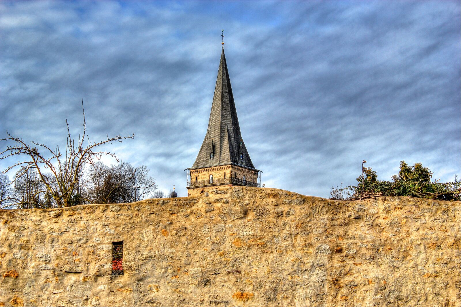 Canon EOS 550D (EOS Rebel T2i / EOS Kiss X4) sample photo. Wall, church, architecture photography