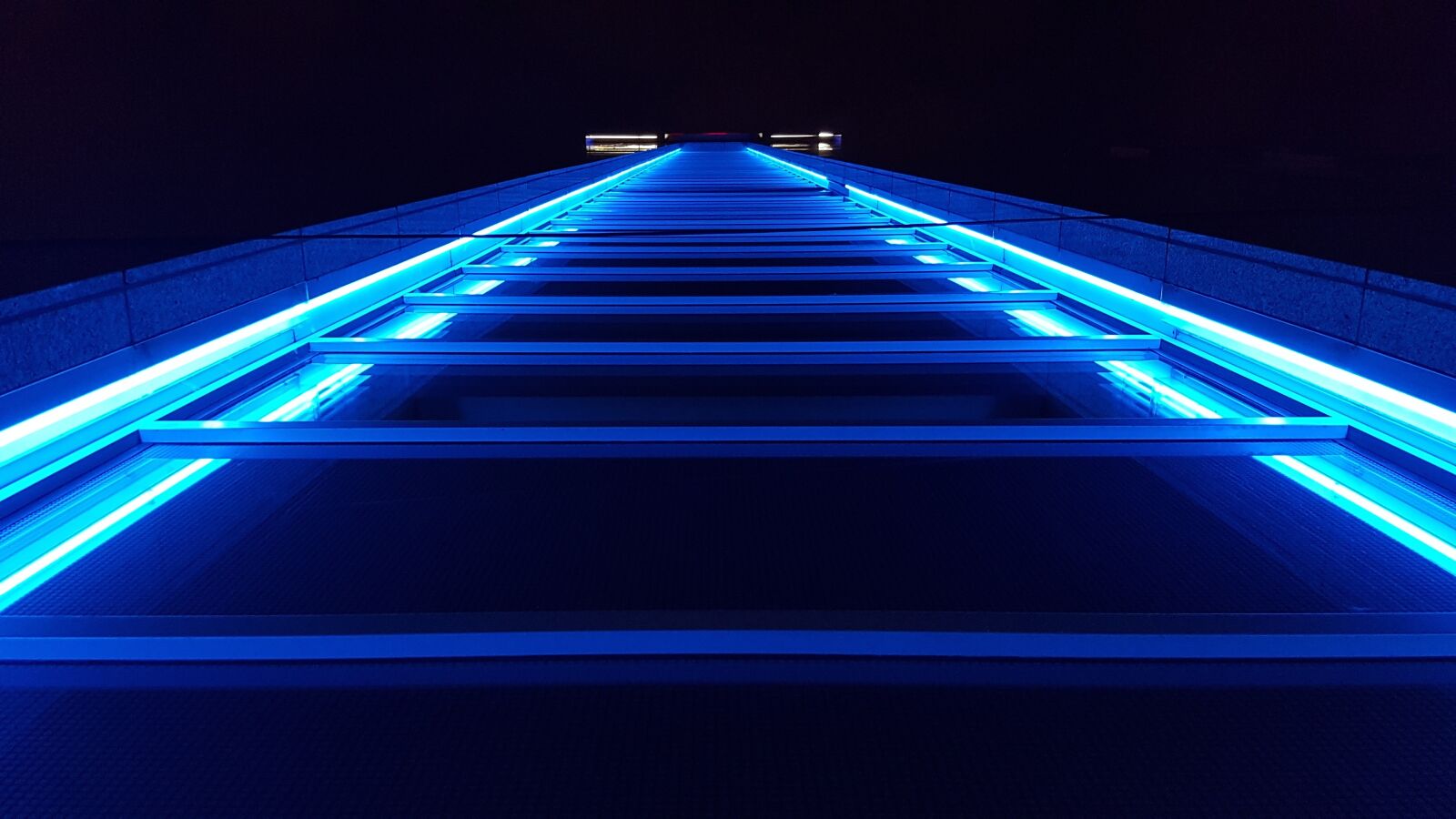 Samsung Galaxy S7 sample photo. Architecture, light, lighting photography