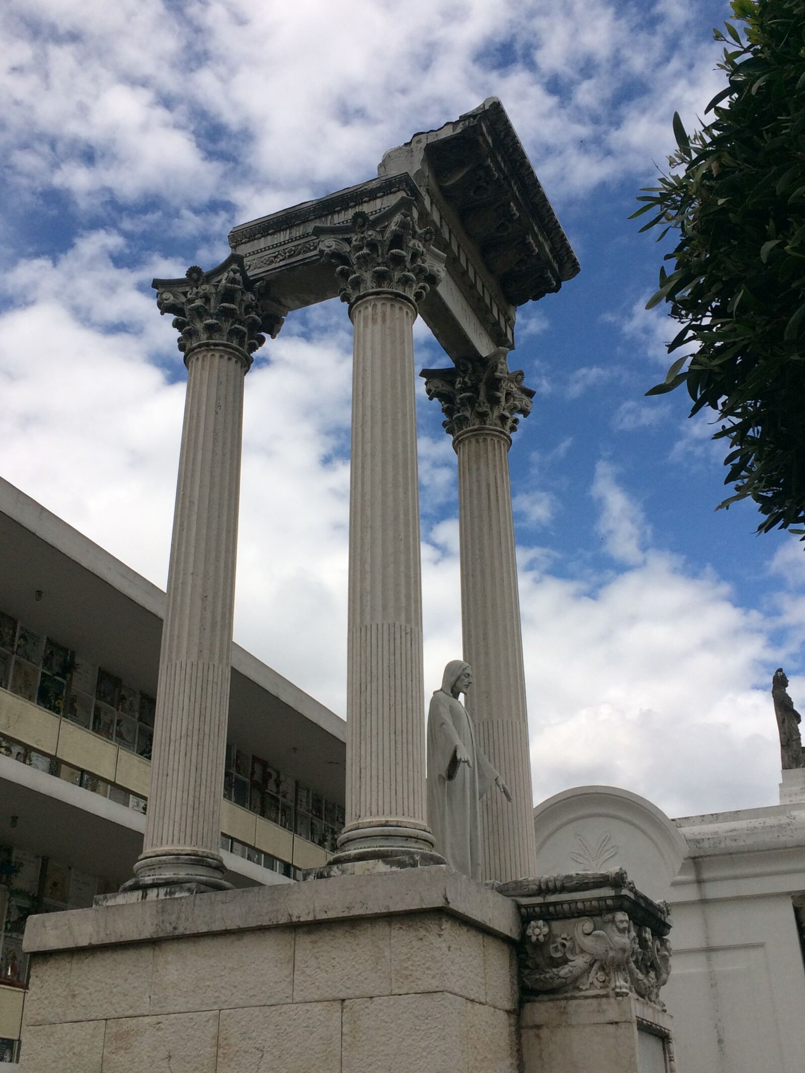 iPhone 5s back camera 4.15mm f/2.2 sample photo. Cemetery, san diego, quito photography