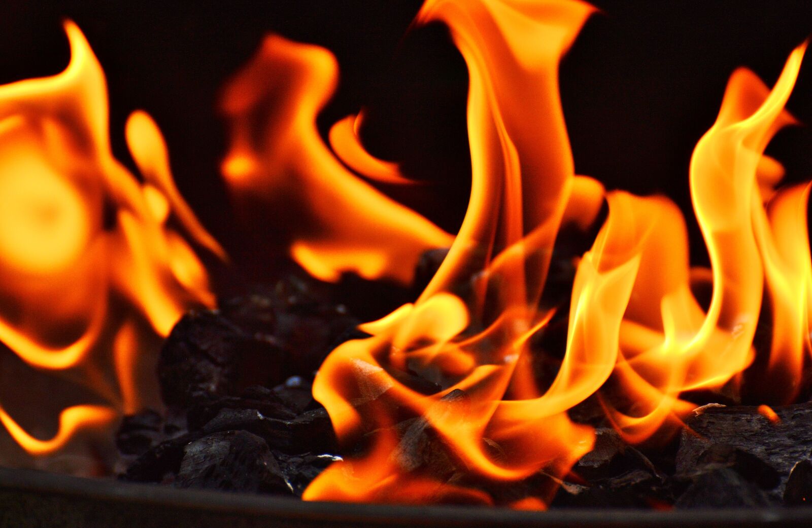 Nikon D3200 sample photo. Fire, carbon, charcoal photography