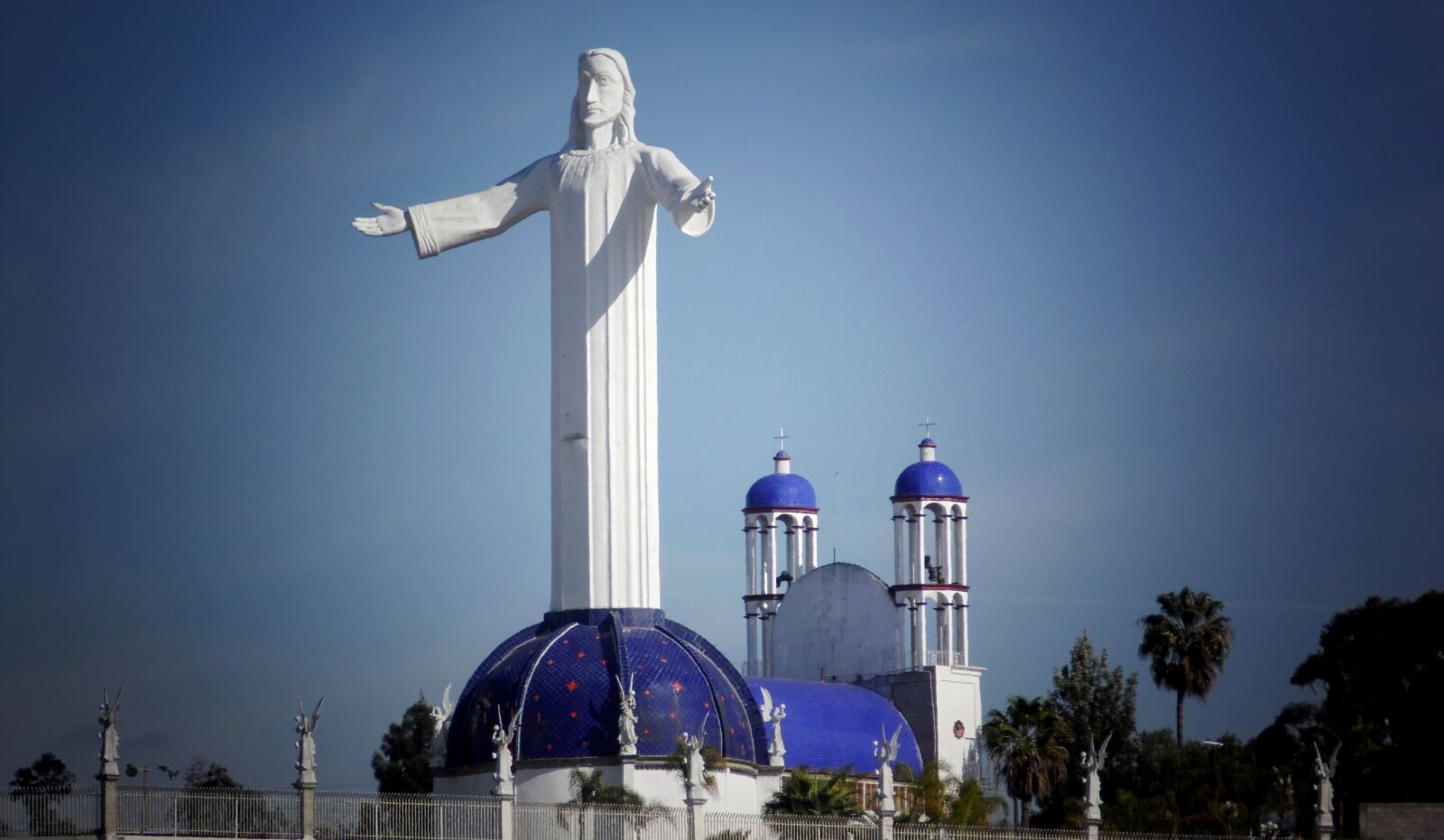 Samsung WB100/  WB101 sample photo. Cristo, religion photography