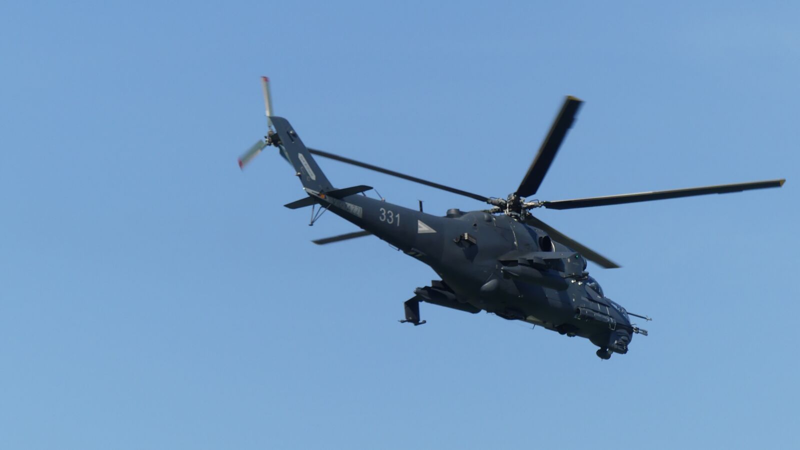 Panasonic Lumix DMC-FZ300 sample photo. Helicopter, flight, blue photography