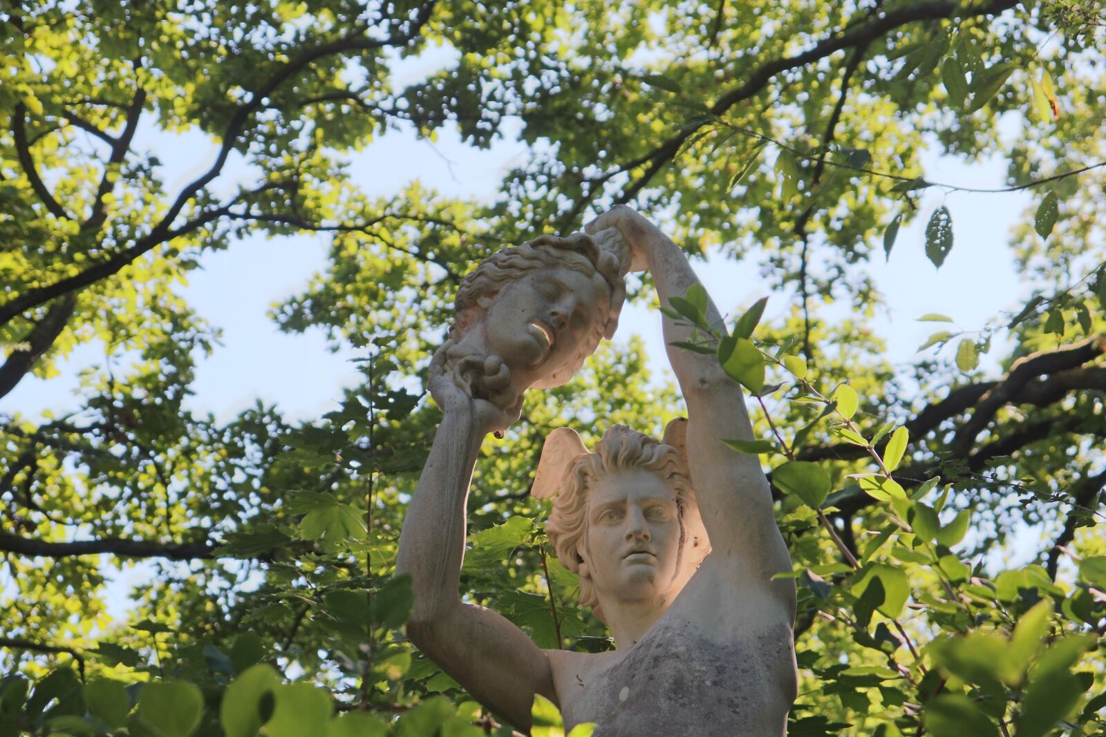 Canon EOS 800D (EOS Rebel T7i / EOS Kiss X9i) sample photo. Sculpture, statue, pierre photography