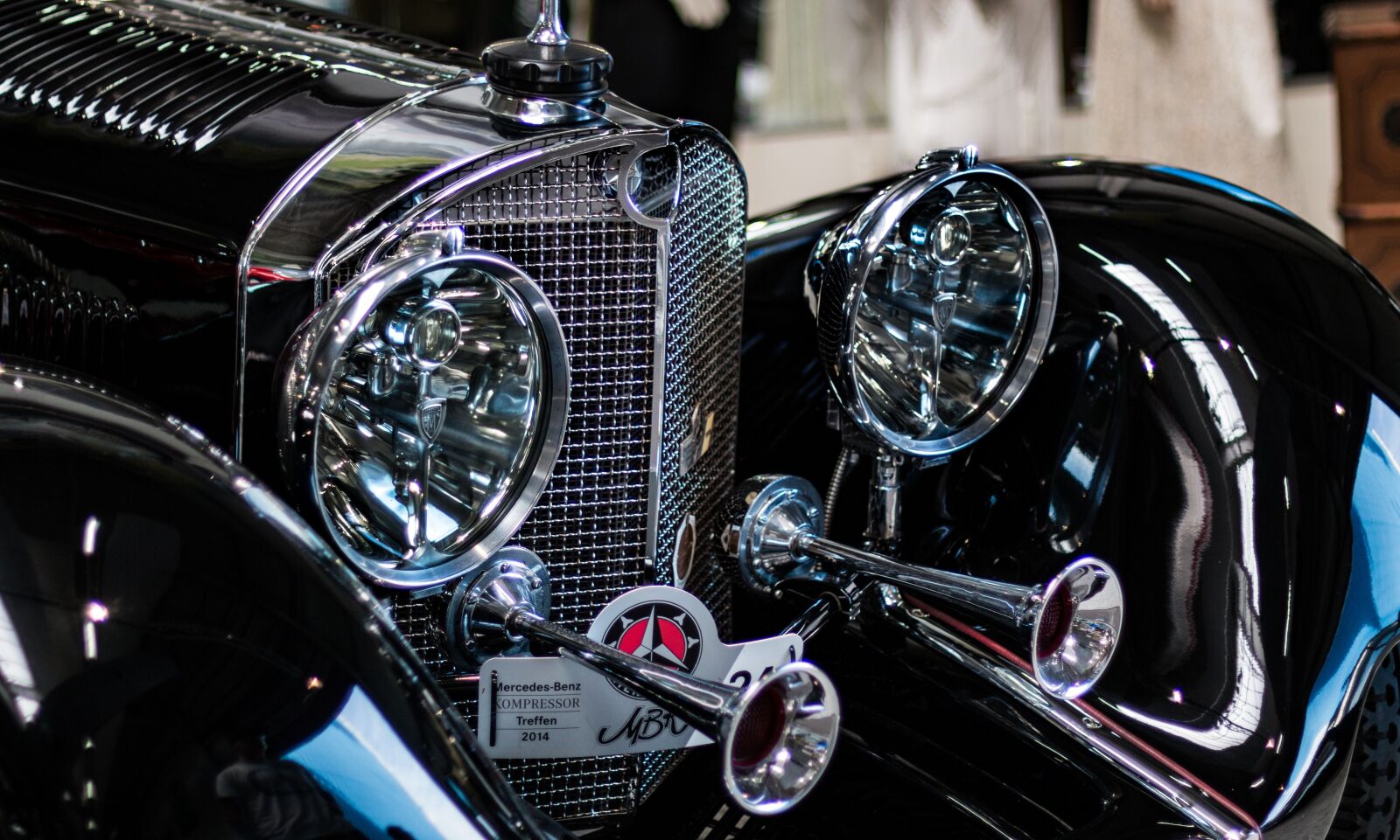 Canon EOS 70D + Canon EF 50mm F1.4 USM sample photo. Classic car, car, classic photography