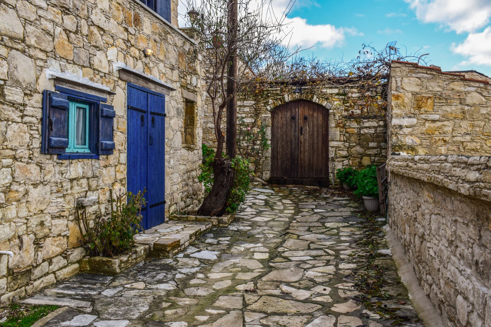 Nikon D3300 sample photo. Street, houses, stone photography