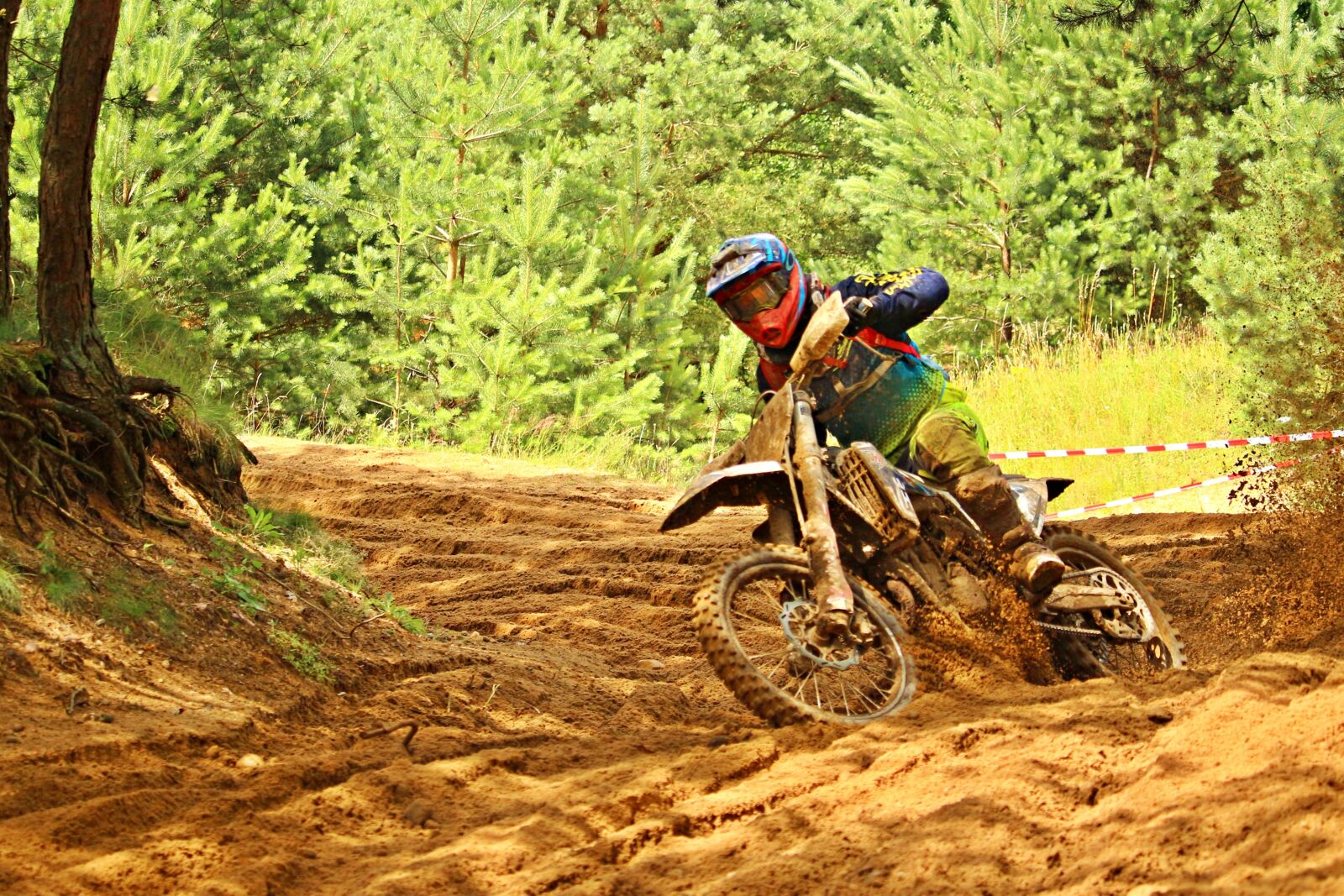 Canon EOS 100D (EOS Rebel SL1 / EOS Kiss X7) sample photo. Enduro, motocross, dirtbike photography