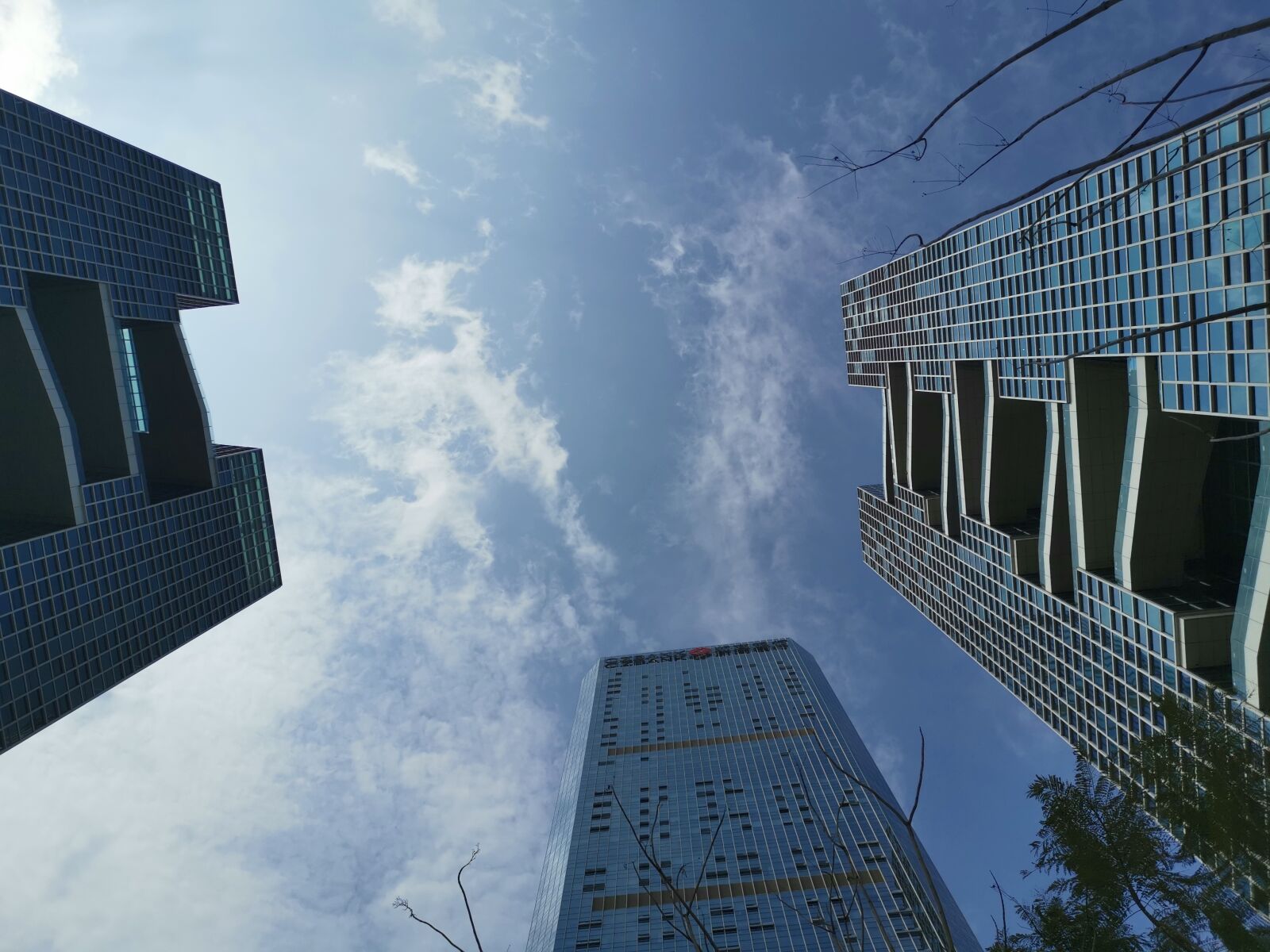 HUAWEI Mate 20 Pro sample photo. Sky, building, skyscraper photography