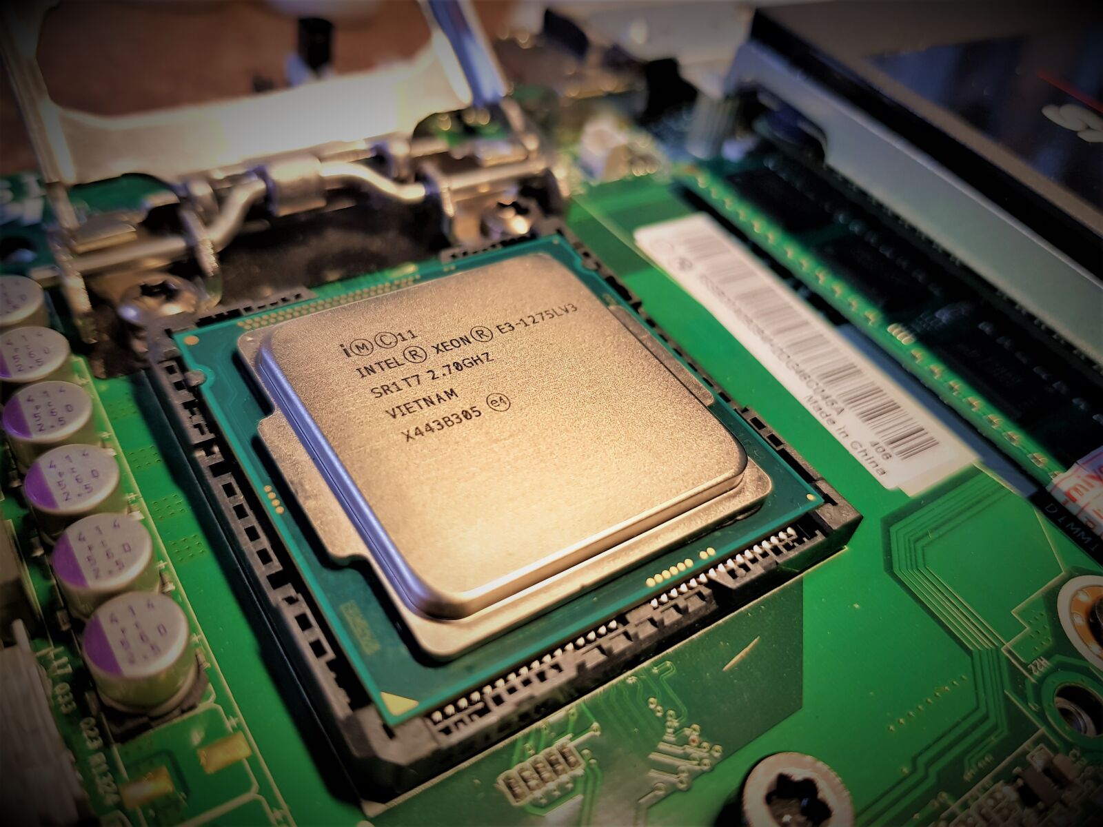 Samsung Galaxy S8 sample photo. Computer, cpu, processor photography