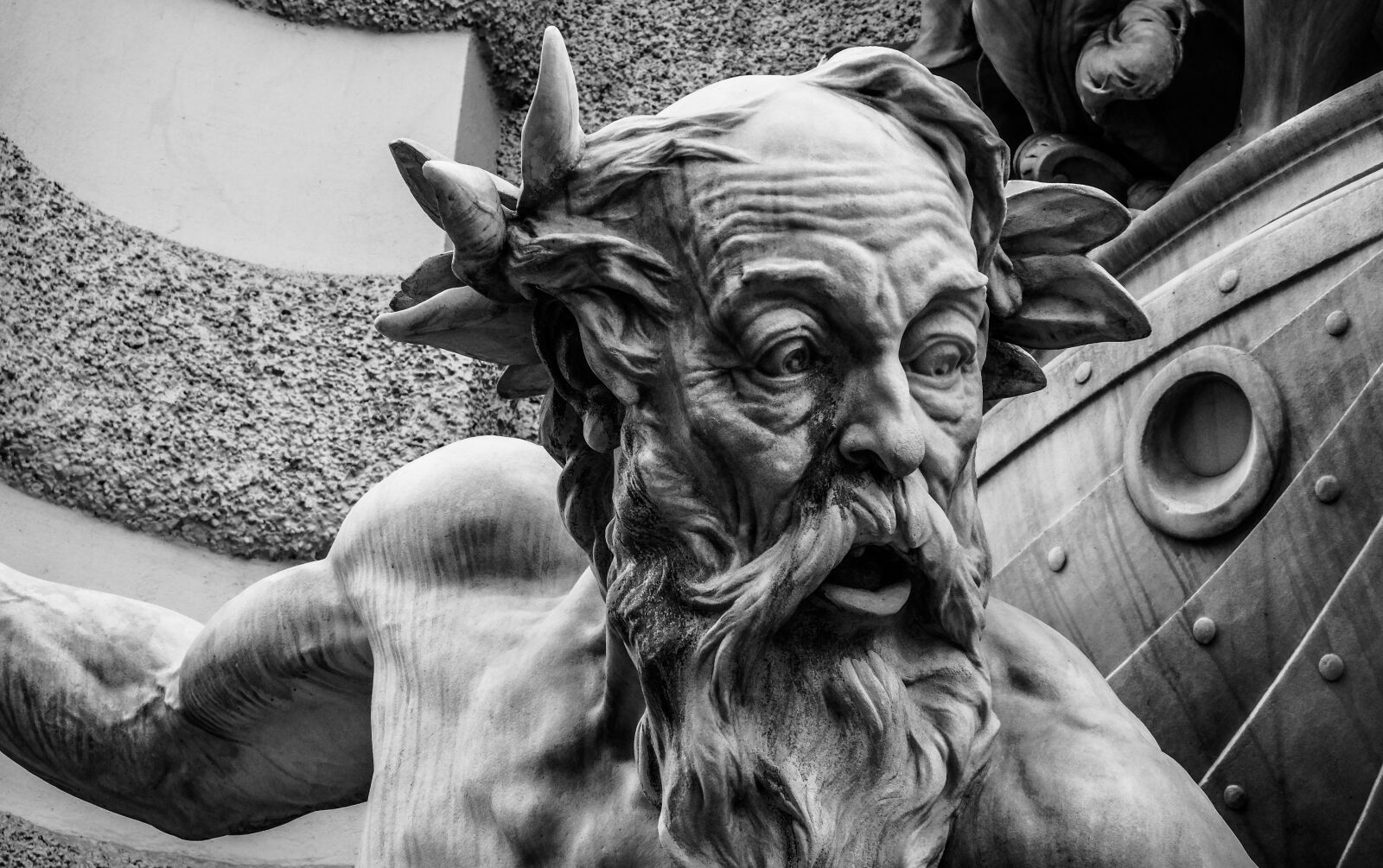 Fujifilm X-E2 sample photo. Black, and, white, statue photography