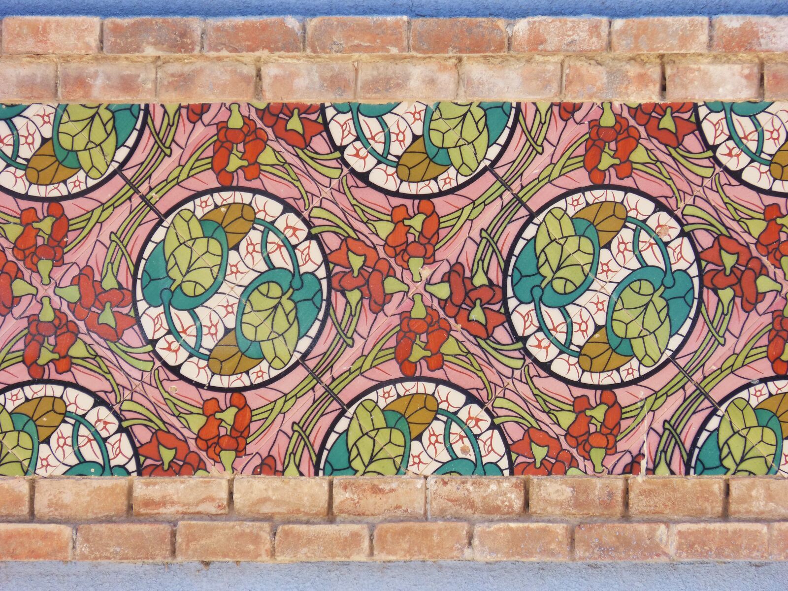 Panasonic DMC-FZ62 sample photo. Tiles, modernism, art noveau photography