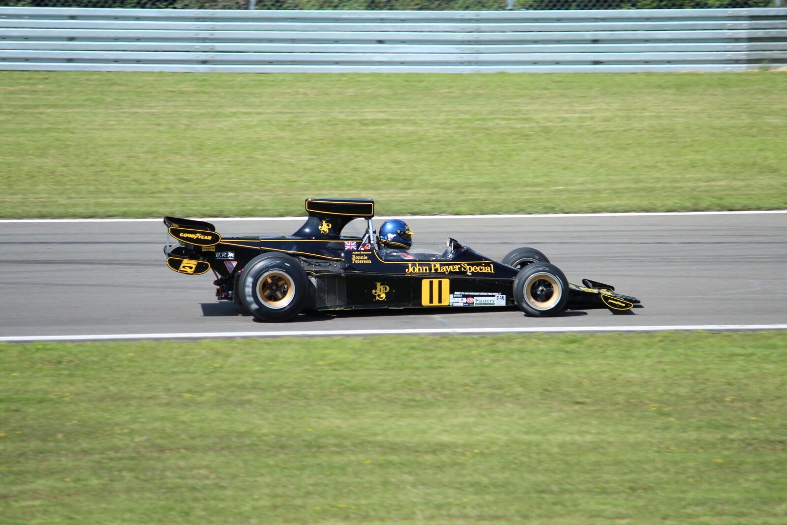 Canon EOS 600D (Rebel EOS T3i / EOS Kiss X5) sample photo. F1, formula 1, nürburgring photography
