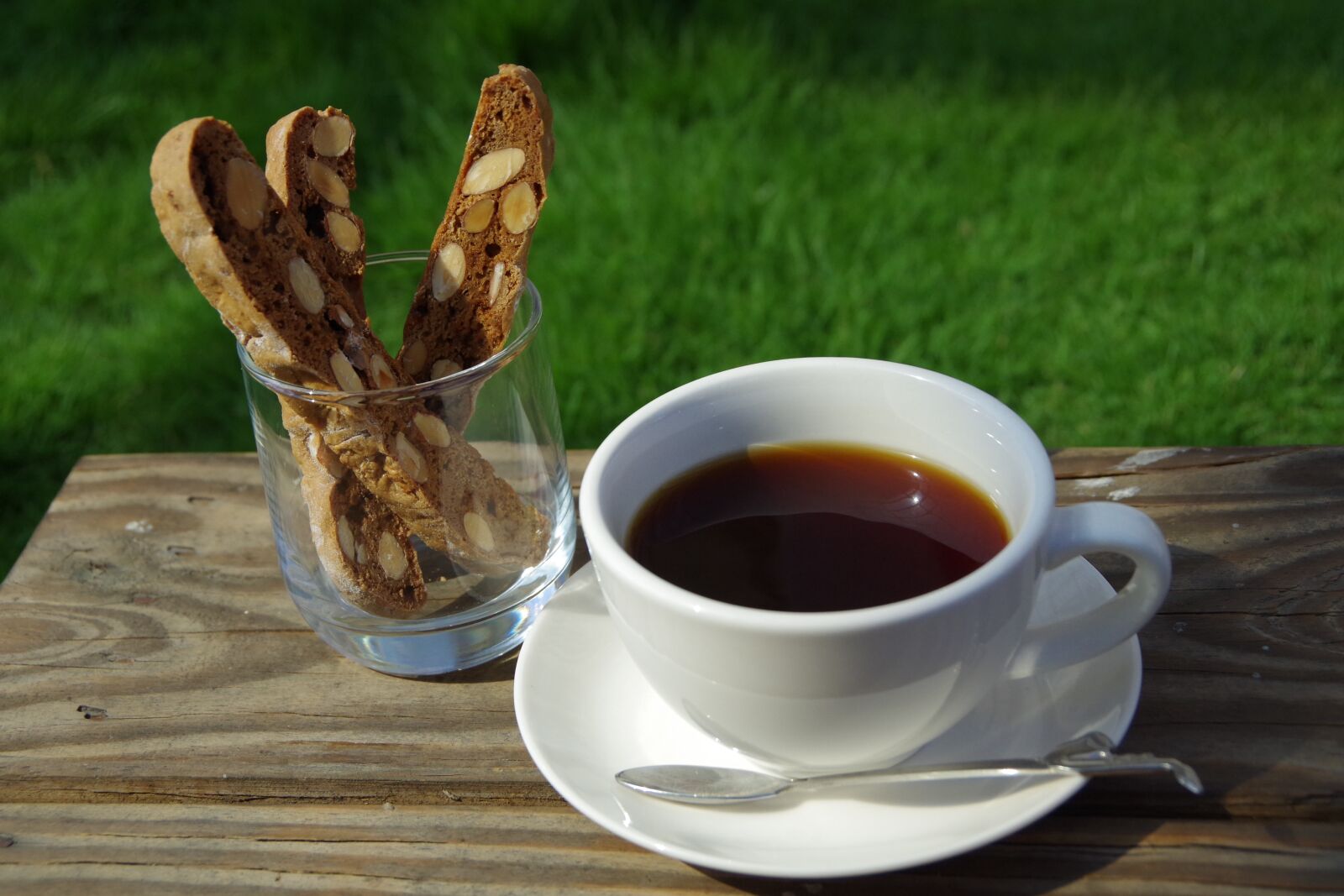 Pentax K-S2 sample photo. Coffee, afternoon tea, casual photography