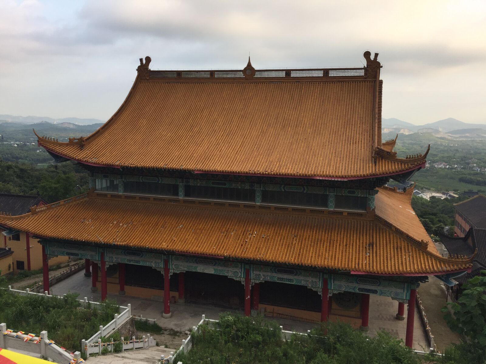 iPhone 6 Plus back camera 4.15mm f/2.2 sample photo. Religion, buddha, basilica photography