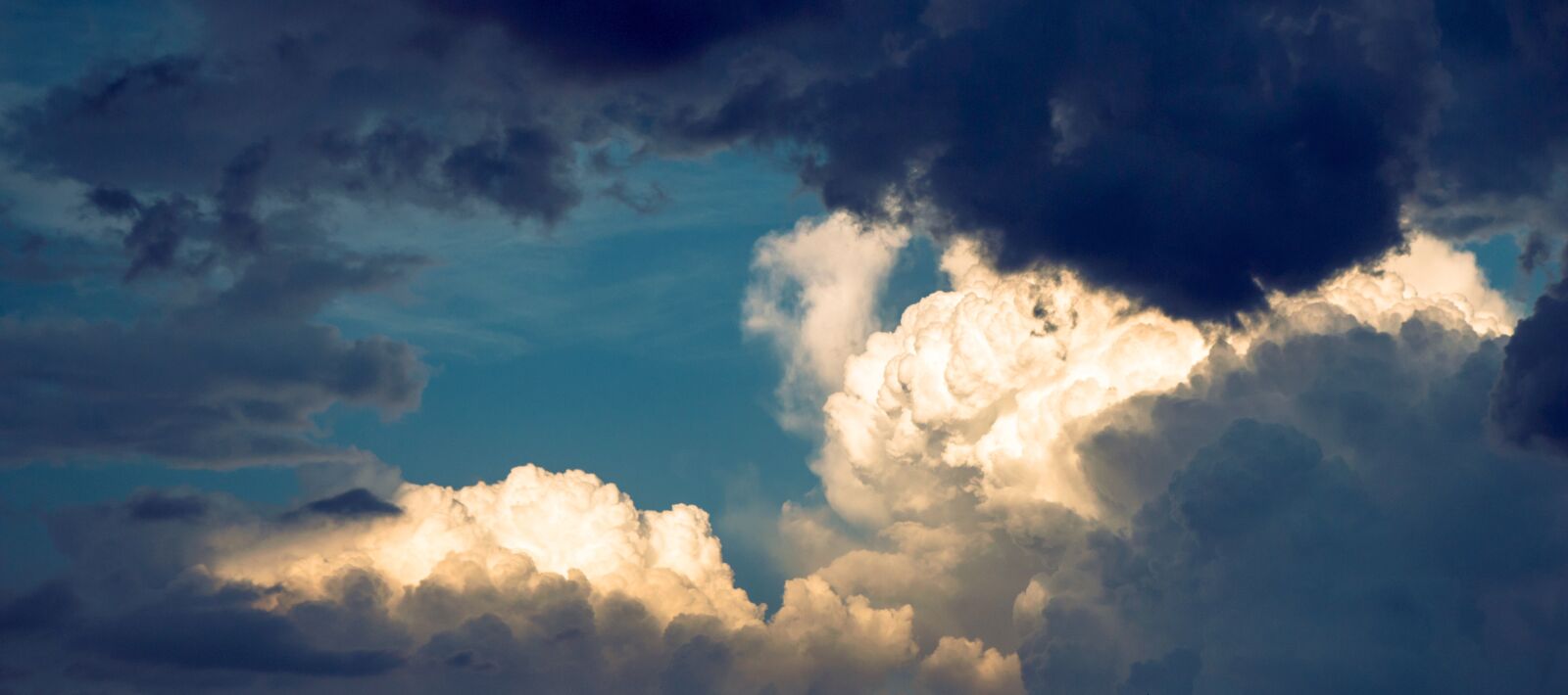 Canon EOS 70D sample photo. The clouds, storm, blue photography