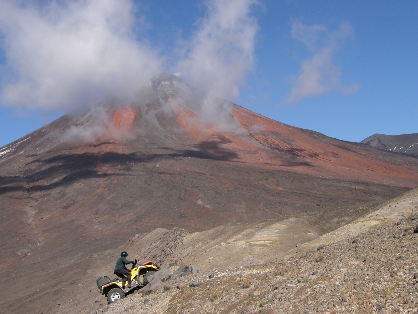 Olympus SP550UZ sample photo. Volcano, sands, toxins photography