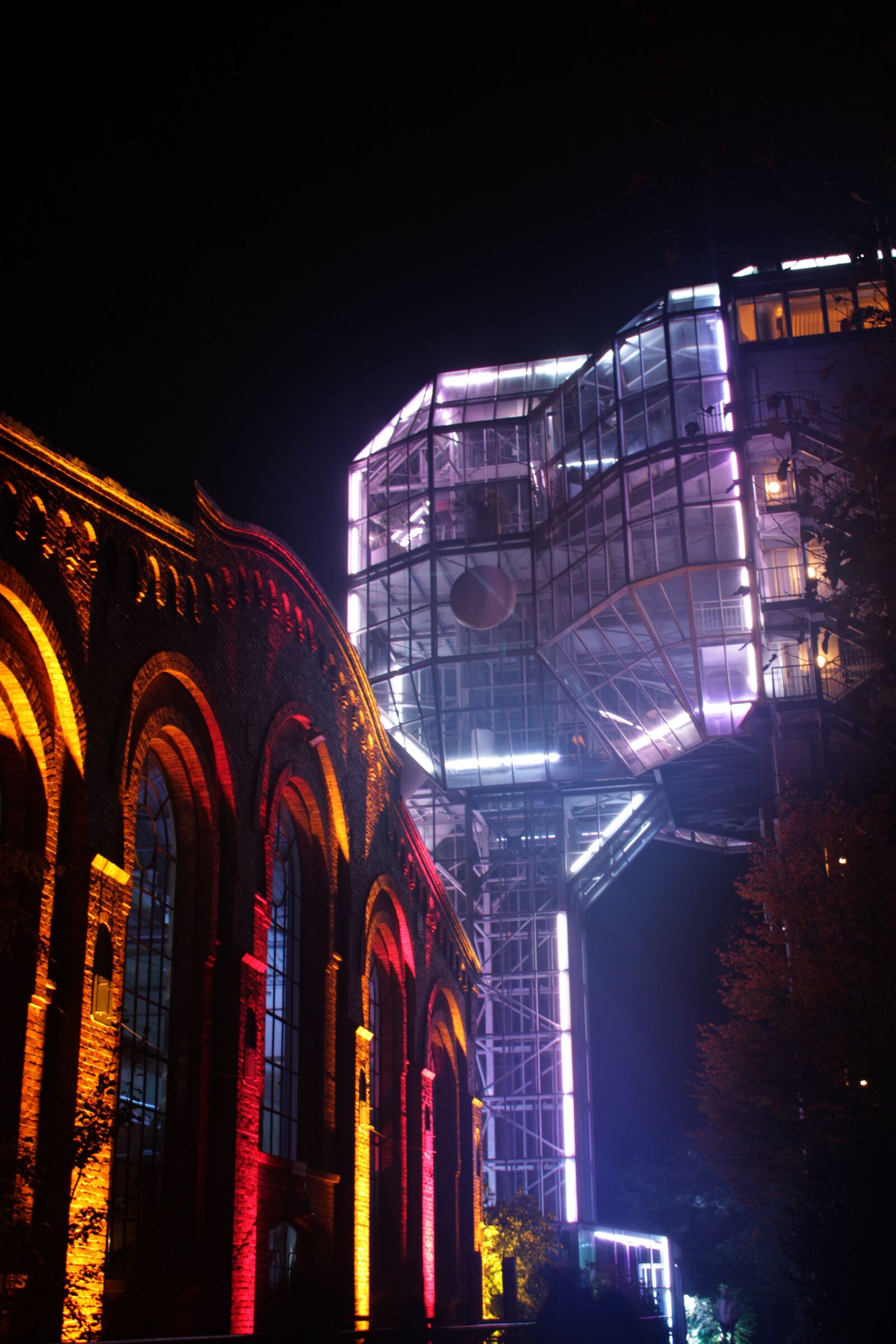 Canon EOS 700D (EOS Rebel T5i / EOS Kiss X7i) sample photo. Elephant, architecture, light art photography